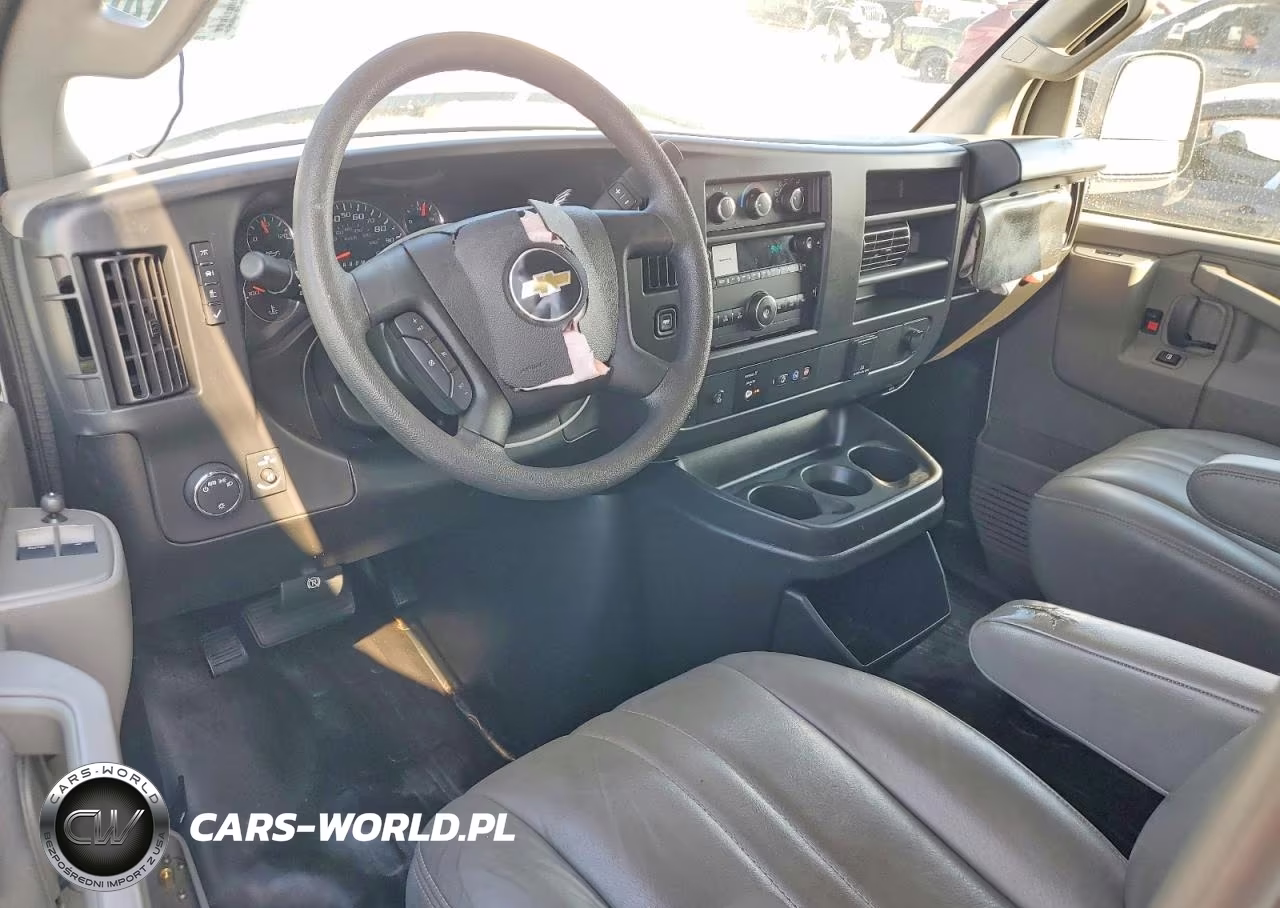 2025 Chevrolet Express VIN:1GCWGAF74S1115326 - 8