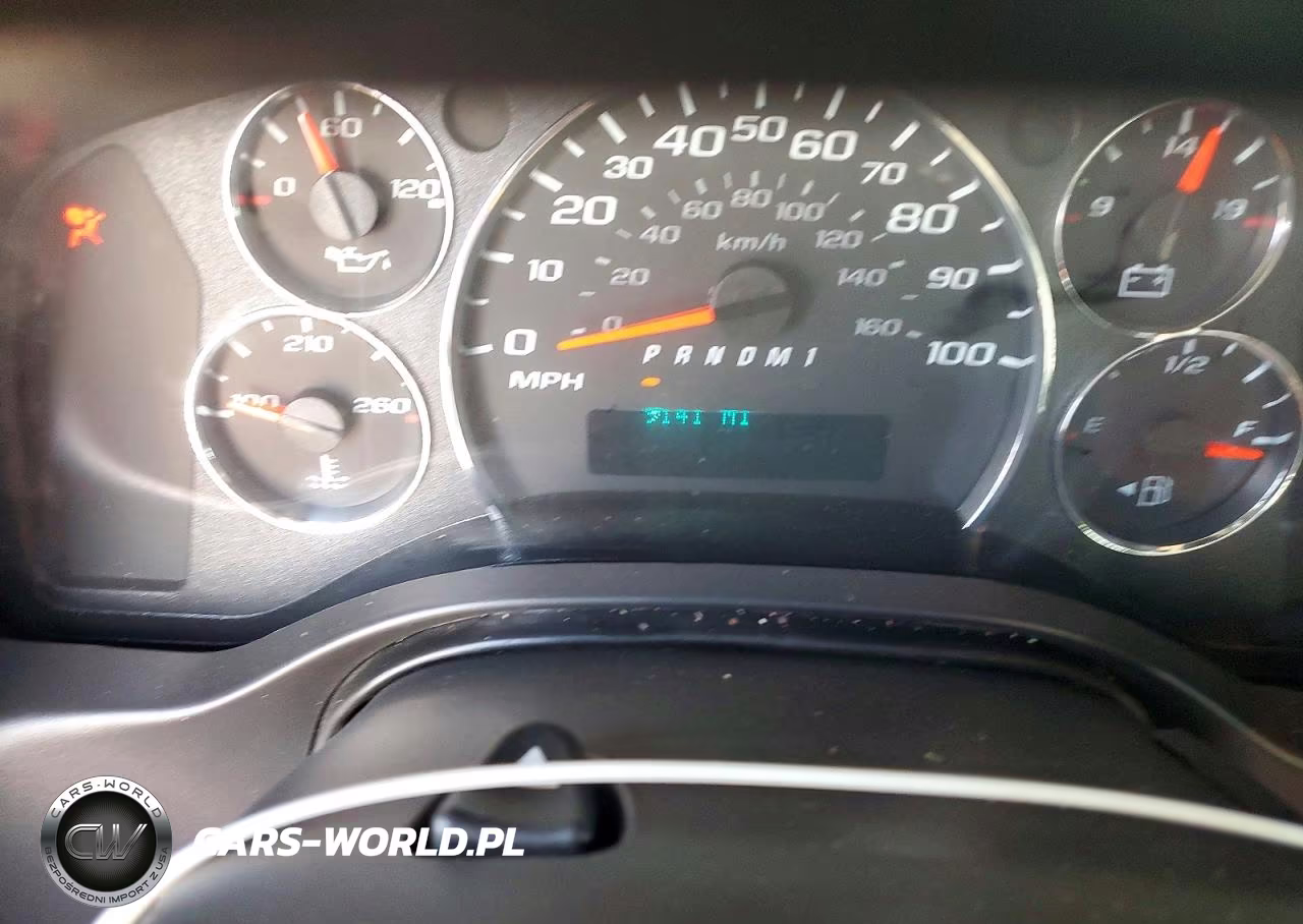 2025 Chevrolet Express VIN:1GCWGAF74S1115326 - 9