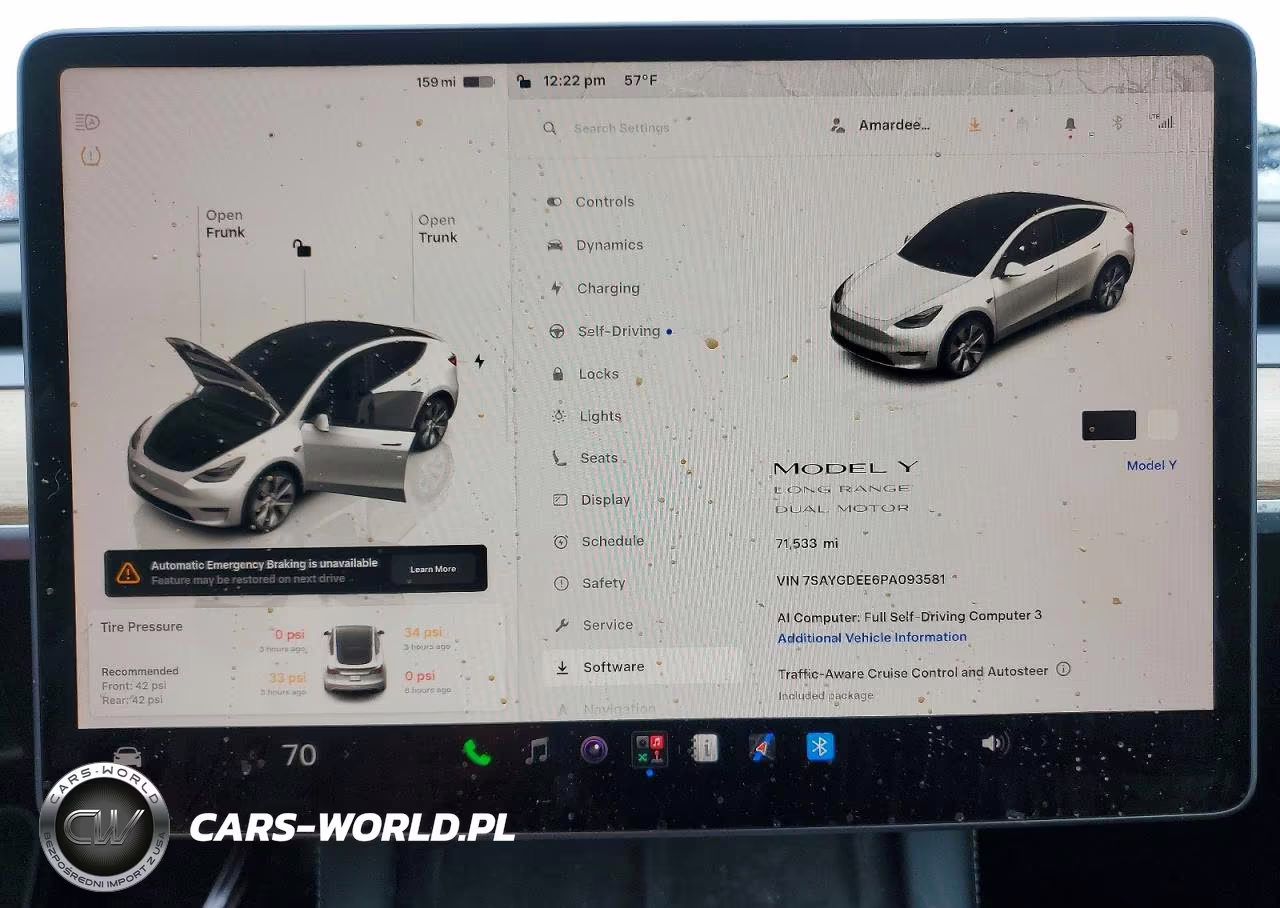 2023 Tesla Model Y VIN:7SAYGDEE6PA093581 - 9