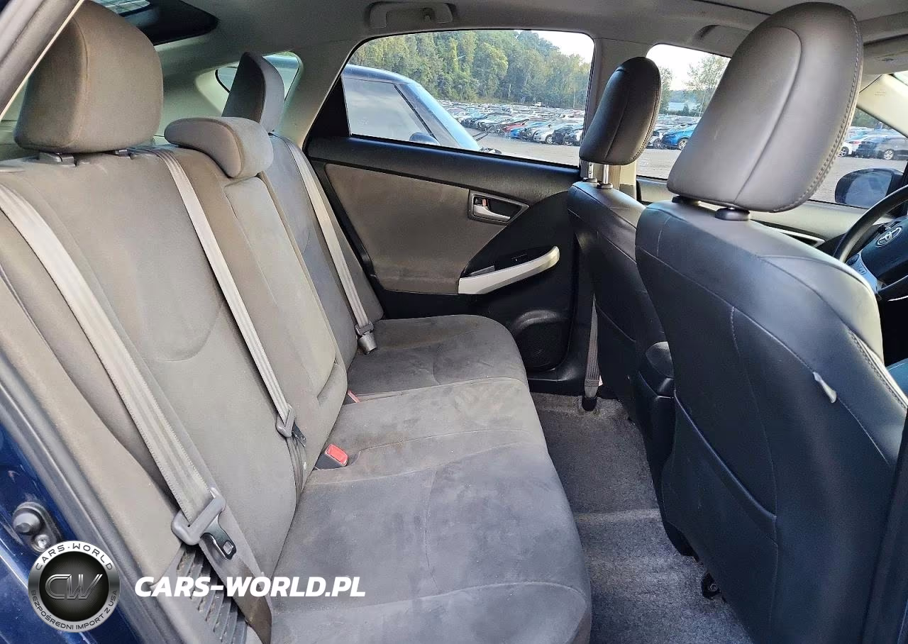2013 Toyota Prius Three VIN:JTDKN3DU7D1665860 - 10