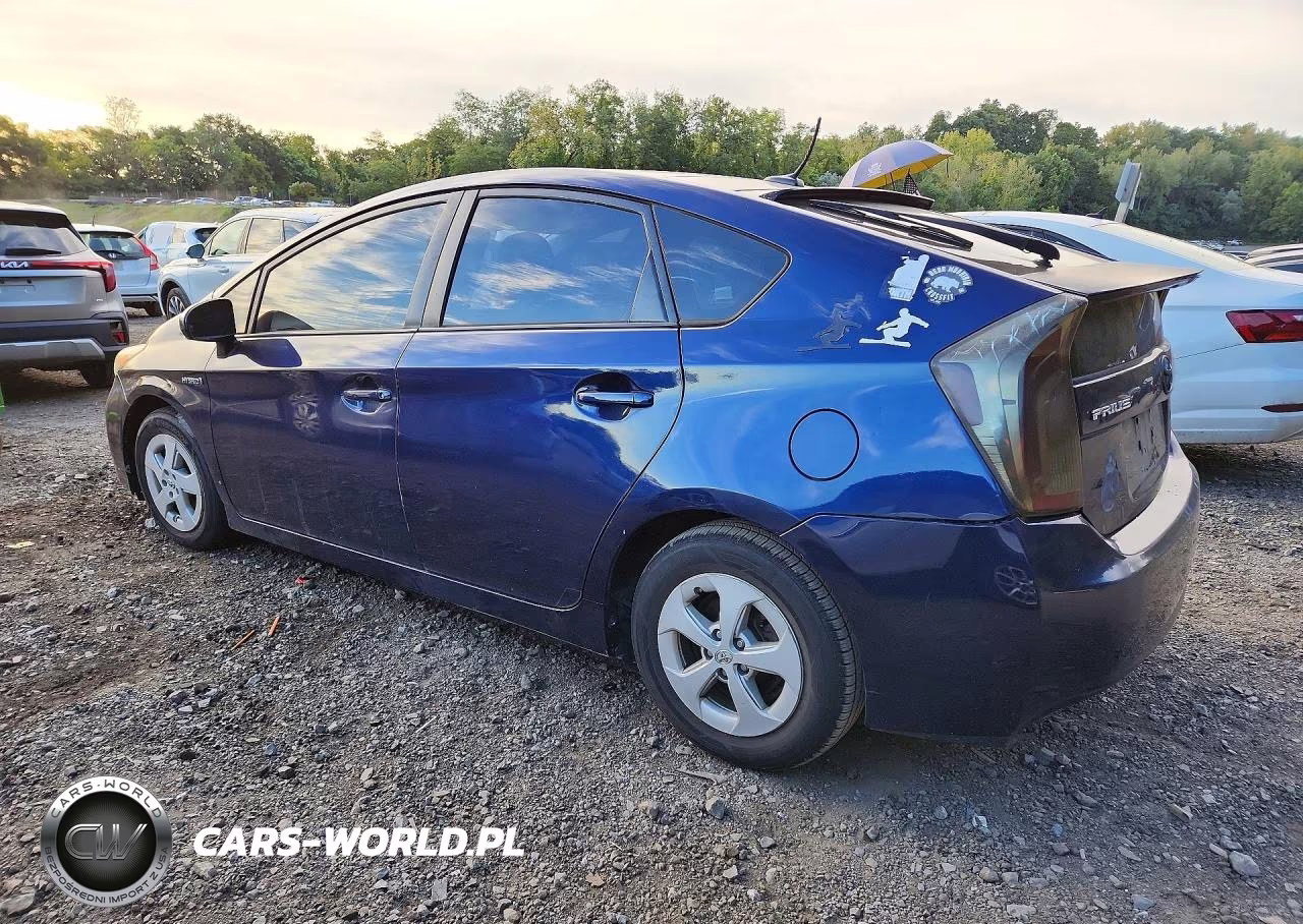 2013 Toyota Prius Three VIN:JTDKN3DU7D1665860 - 2
