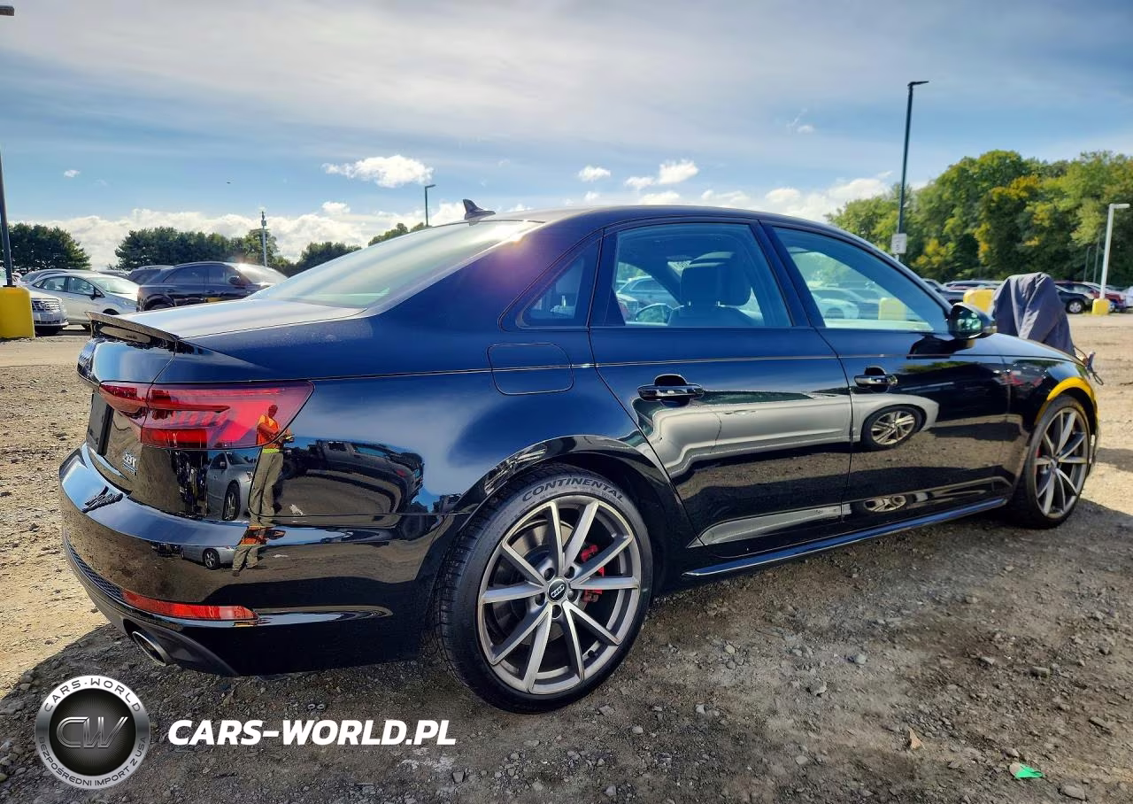 2018 Audi A4 Premium Plus VIN:WAUENAF47JA230120 - 3