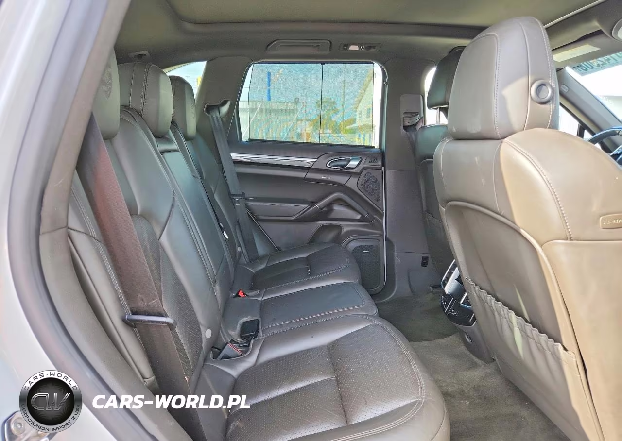 2017 Porsche Cayenne S VIN:WP1AB2A23HLA52418 - 11