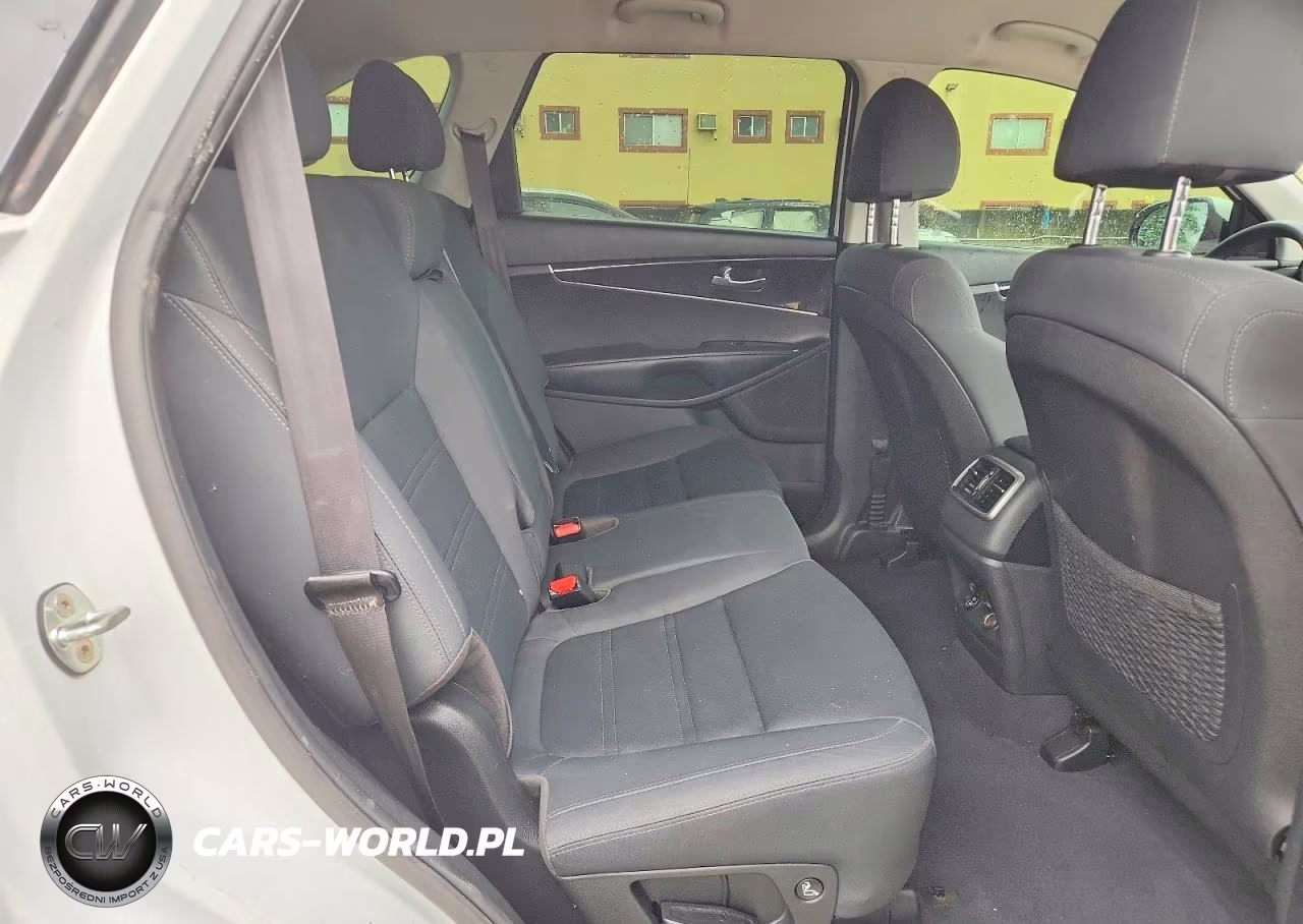 2020 Kia Sorento Lx VIN:5XYPG4A35LG694404 - 10