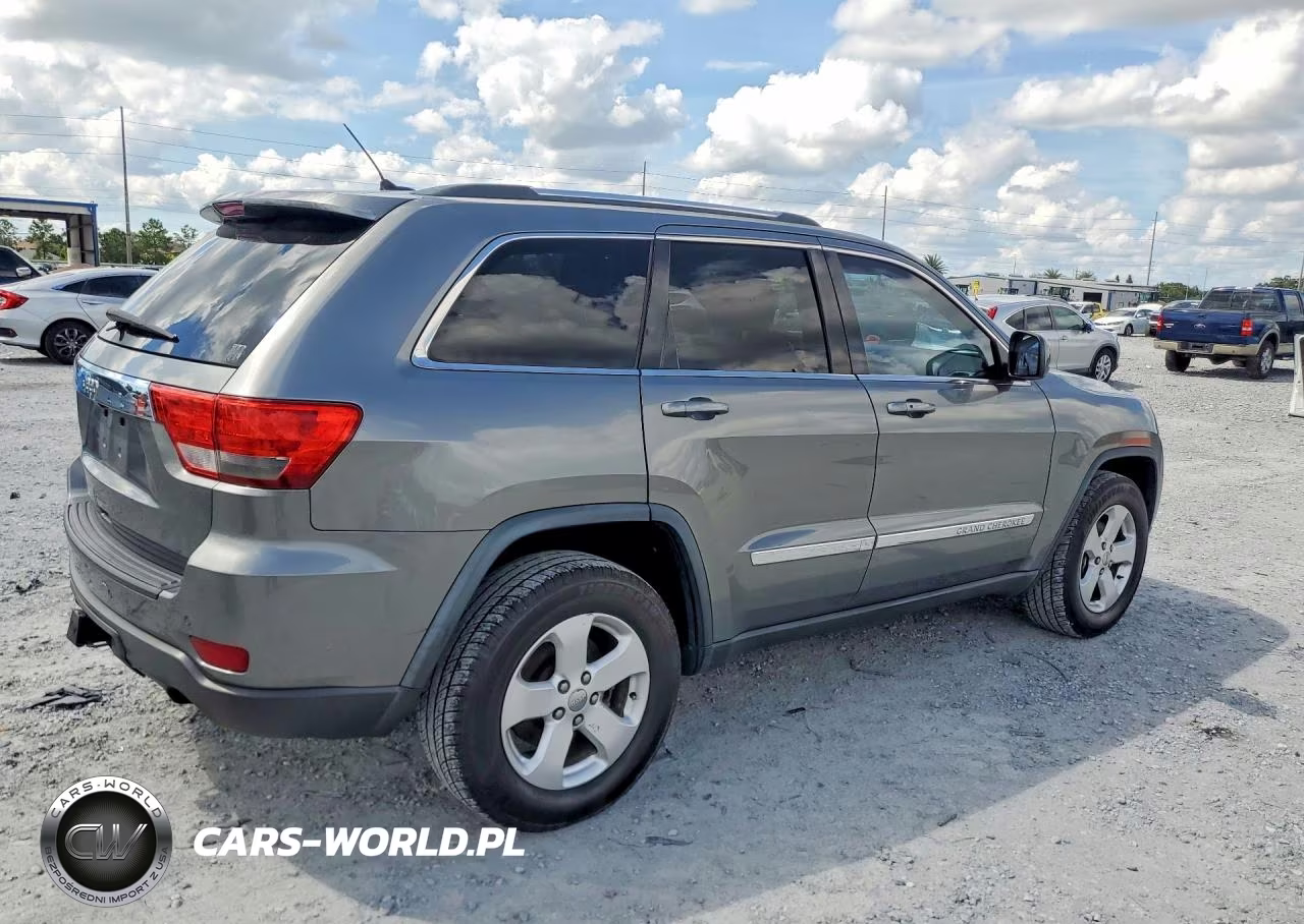 2013 Jeep Grand Cherokee Laredo VIN:1C4RJEAG8DC538074 - 3