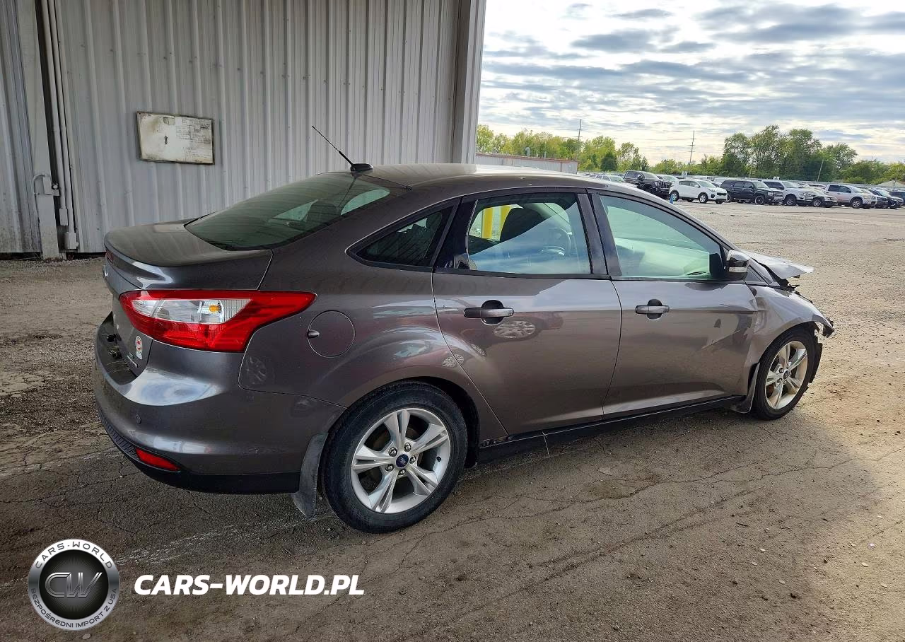 2014 Ford Focus Se VIN:1FADP3F22EL296156 - 3