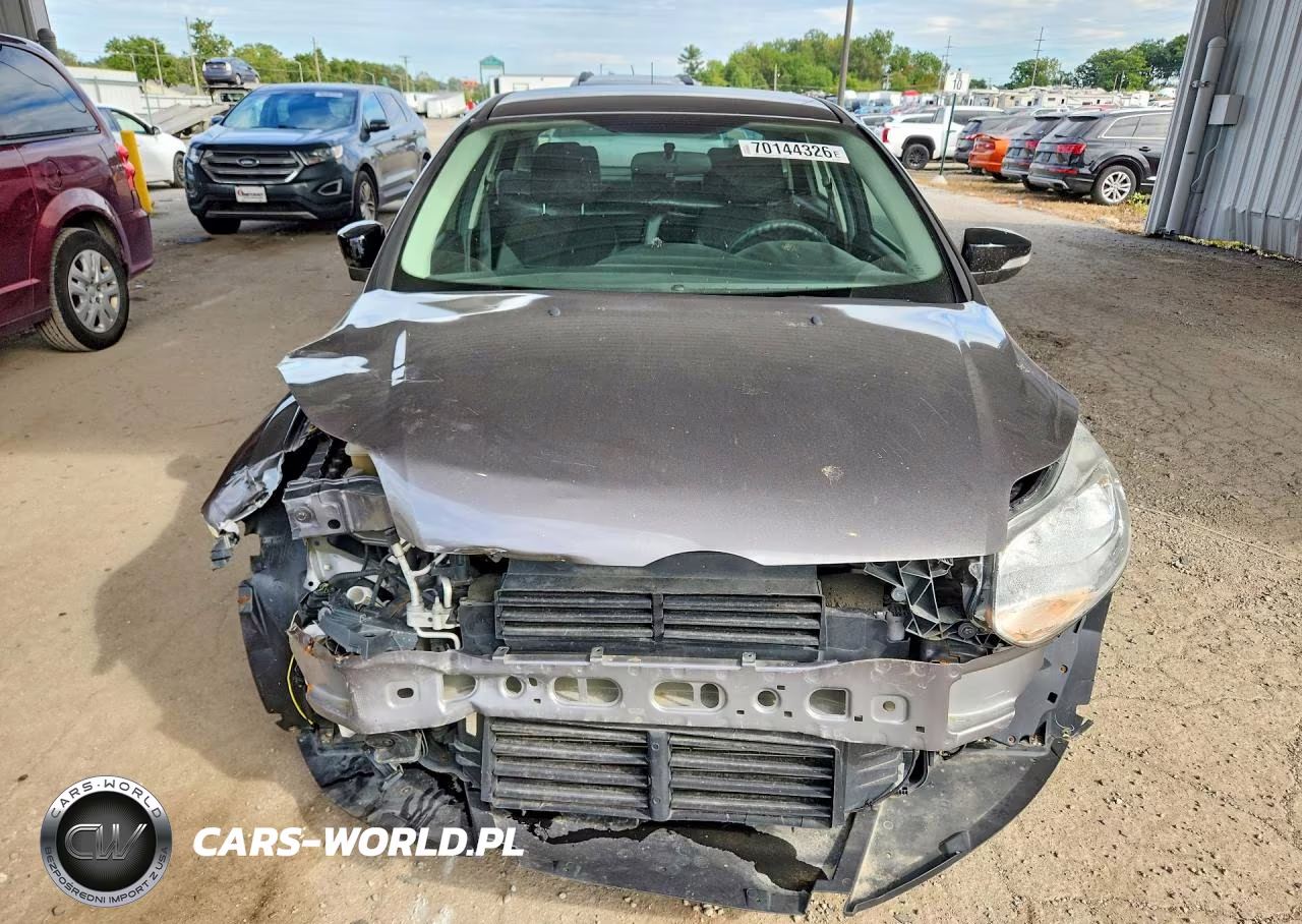 2014 Ford Focus Se VIN:1FADP3F22EL296156 - 5
