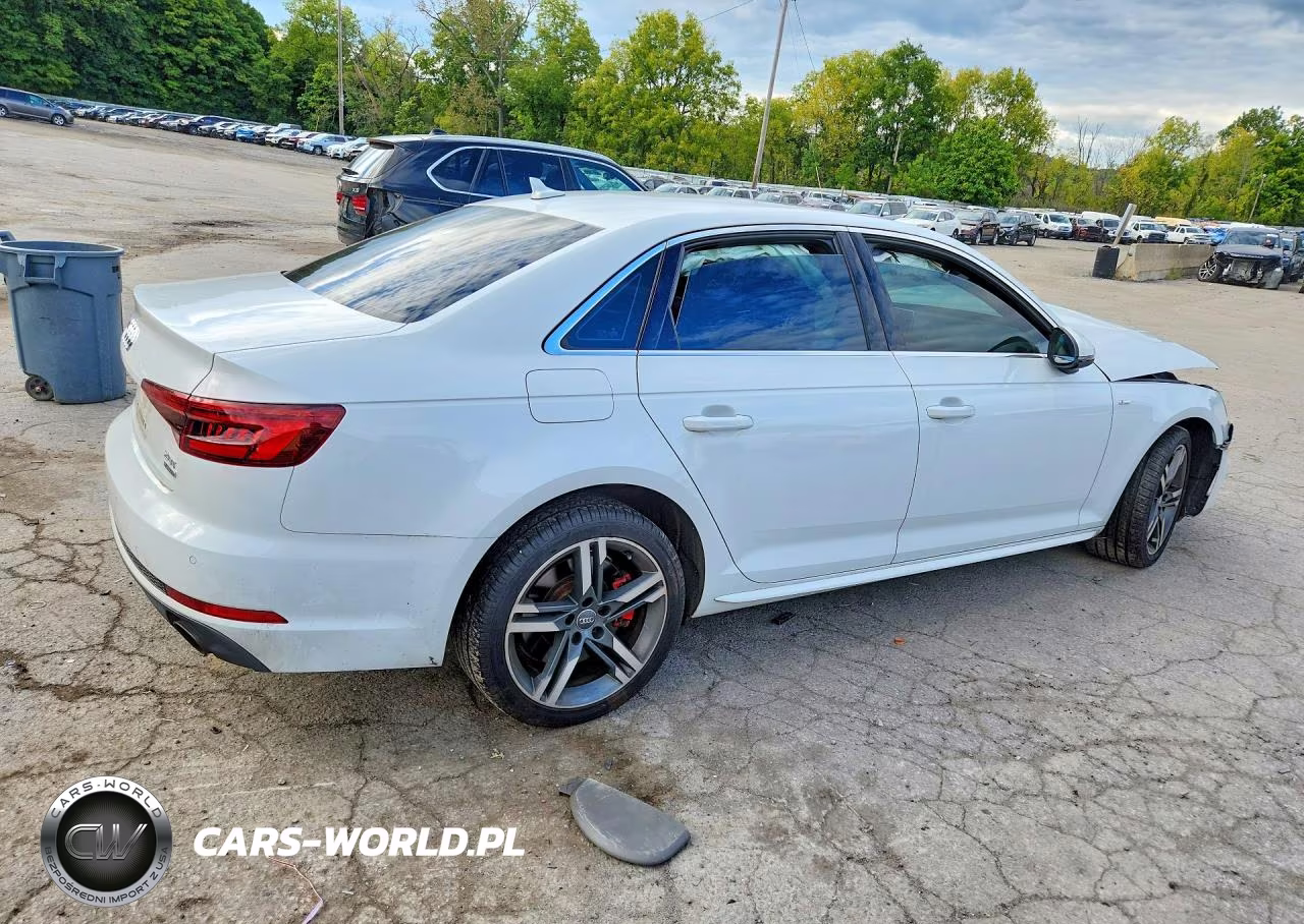 2018 Audi A4 Premium Plus VIN:WAUENAF44JA130640 - 3