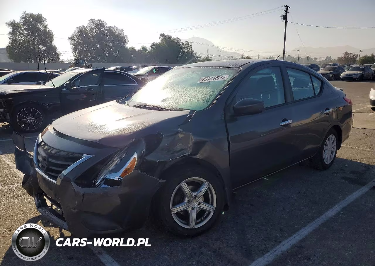 2015 Nissan Versa 1.6 Sv