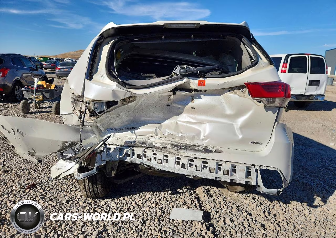 2019 Toyota Highlander Le VIN:5TDBZRFH0KS970625 - 6