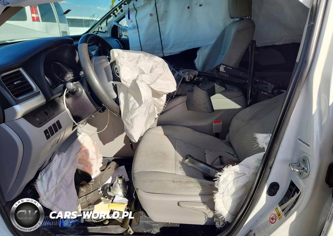 2019 Toyota Highlander Le VIN:5TDBZRFH0KS970625 - 7
