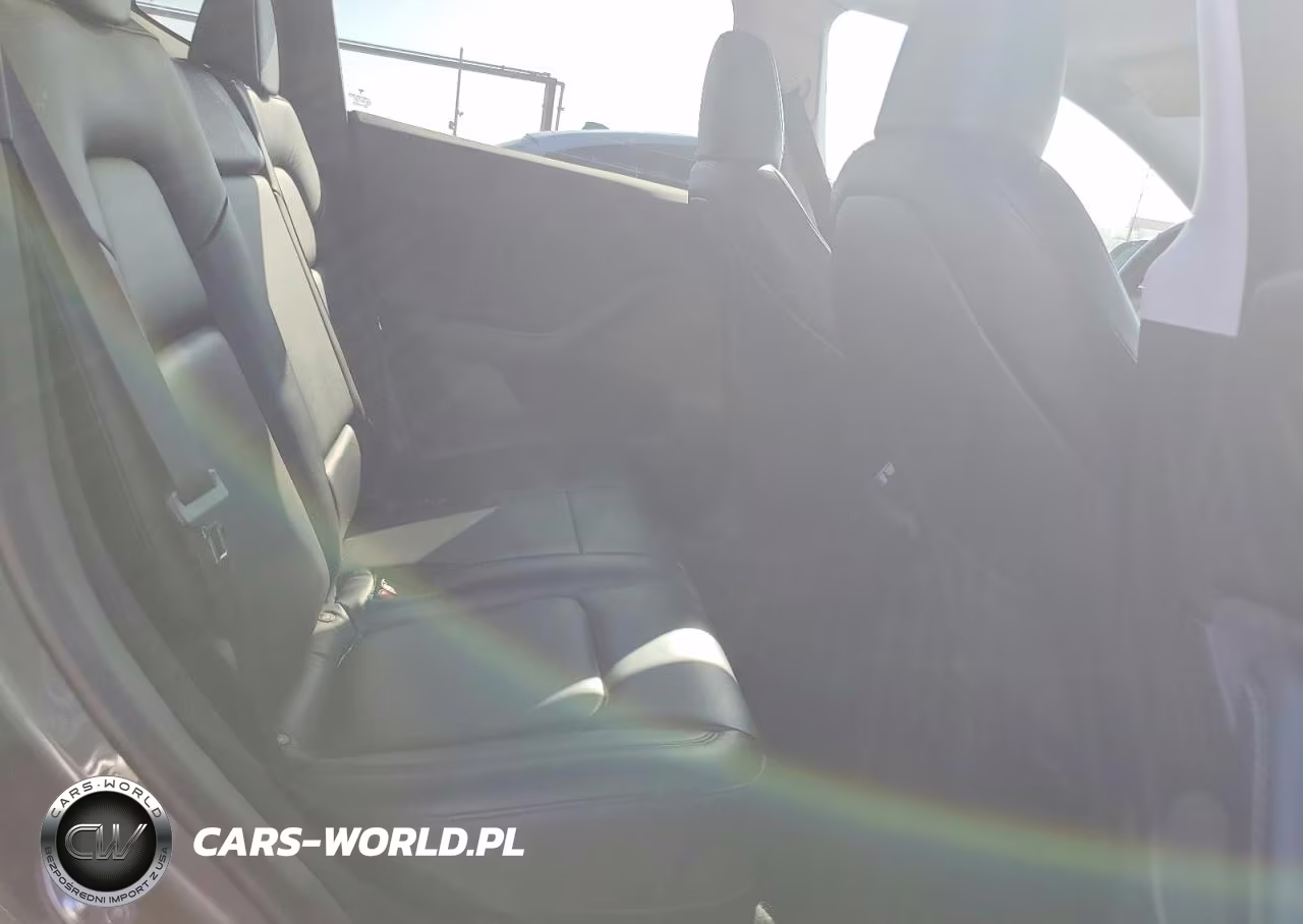 2023 Tesla Model Y VIN:7SAYGDEF2PA048534 - 10
