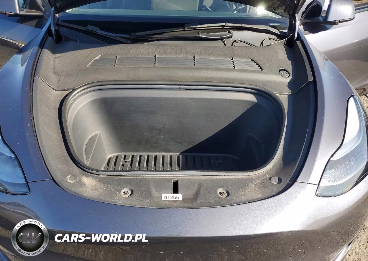 2023 Tesla Model Y VIN:7SAYGDEF2PA048534 - 11
