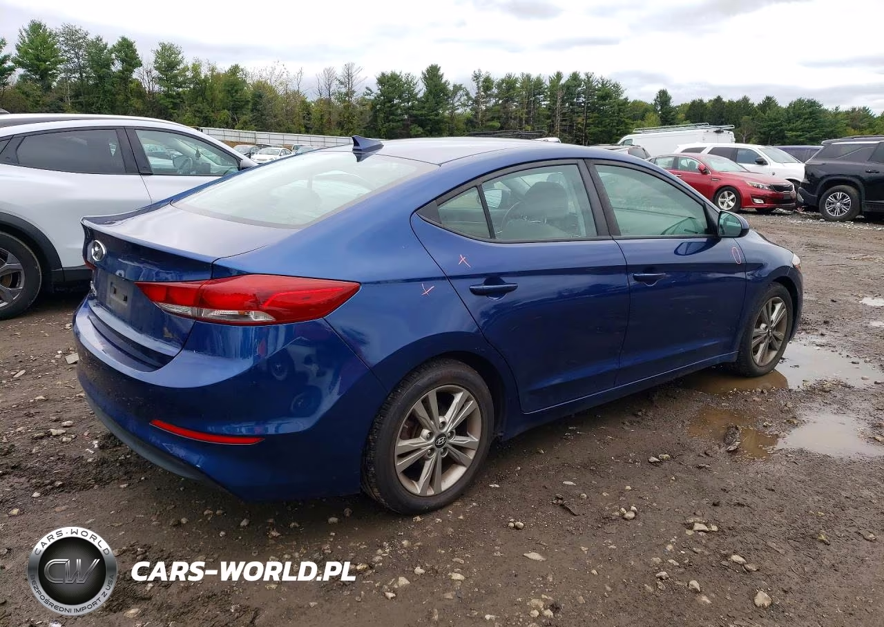 2018 Hyundai Elantra Sel VIN:5NPD84LF4JH299899 - 3