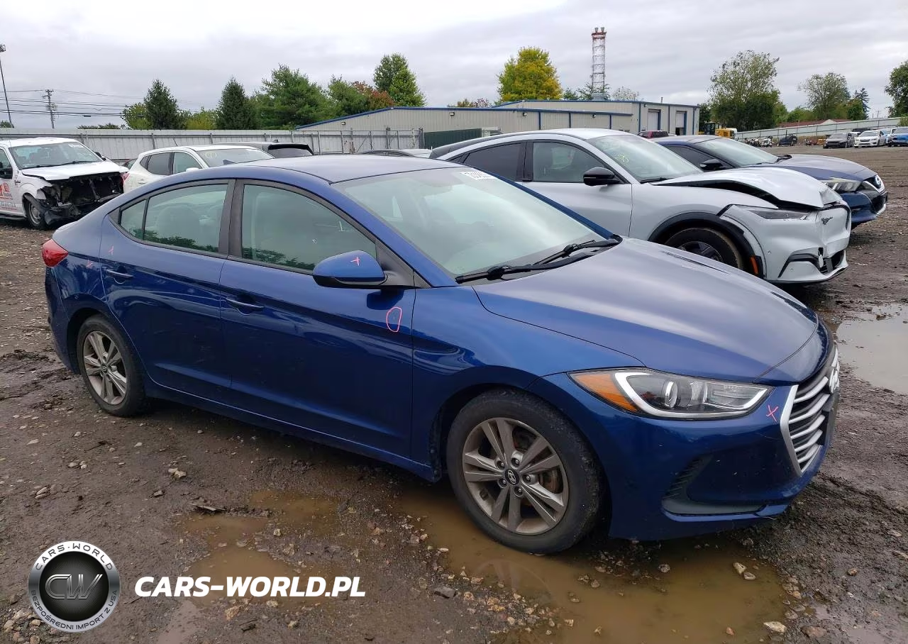 2018 Hyundai Elantra Sel VIN:5NPD84LF4JH299899 - 4