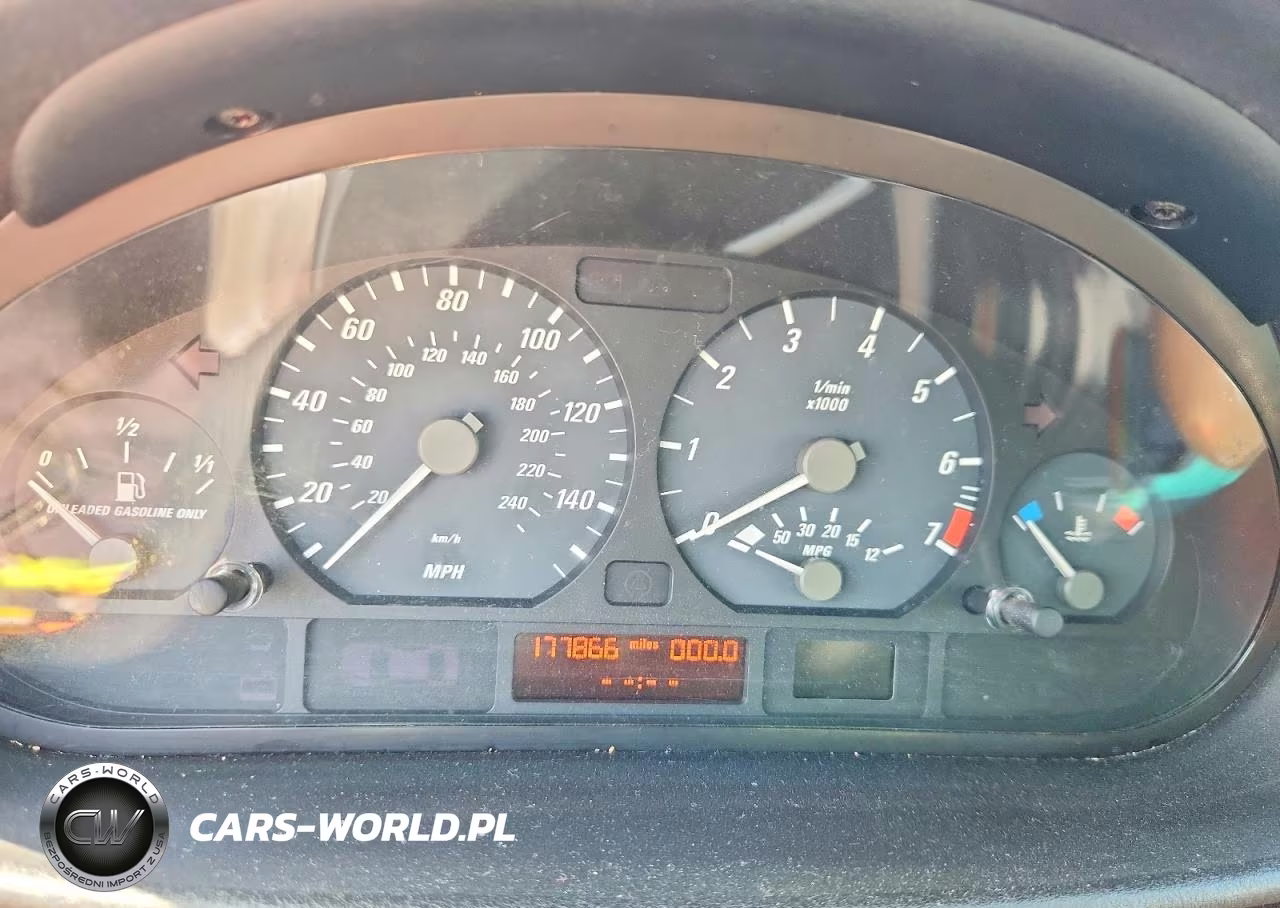 2006 BMW 325 Ci VIN:WBABW33496PX87728 - 9