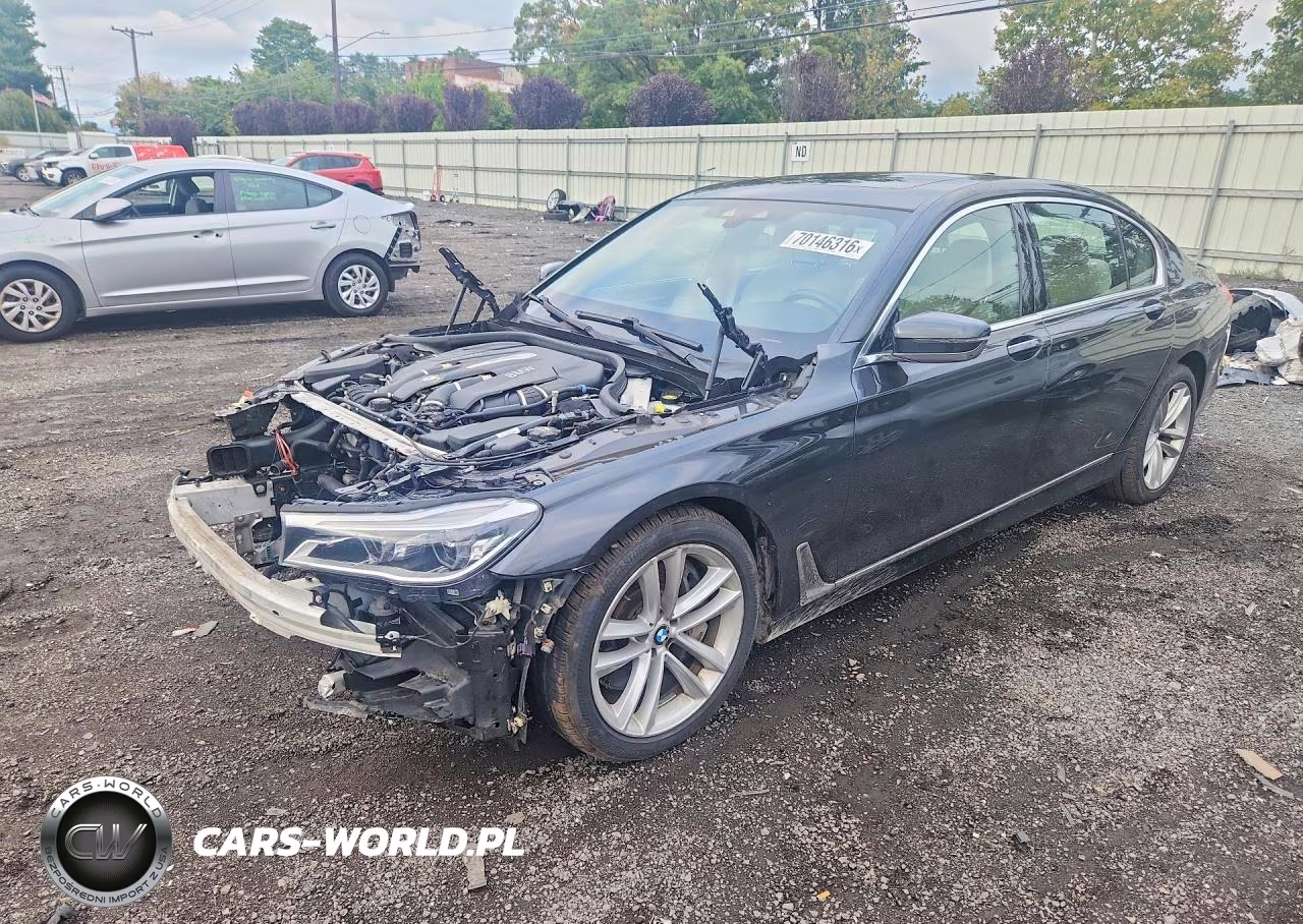2018 BMW 750 Xi – zdjęcie 1 z 11