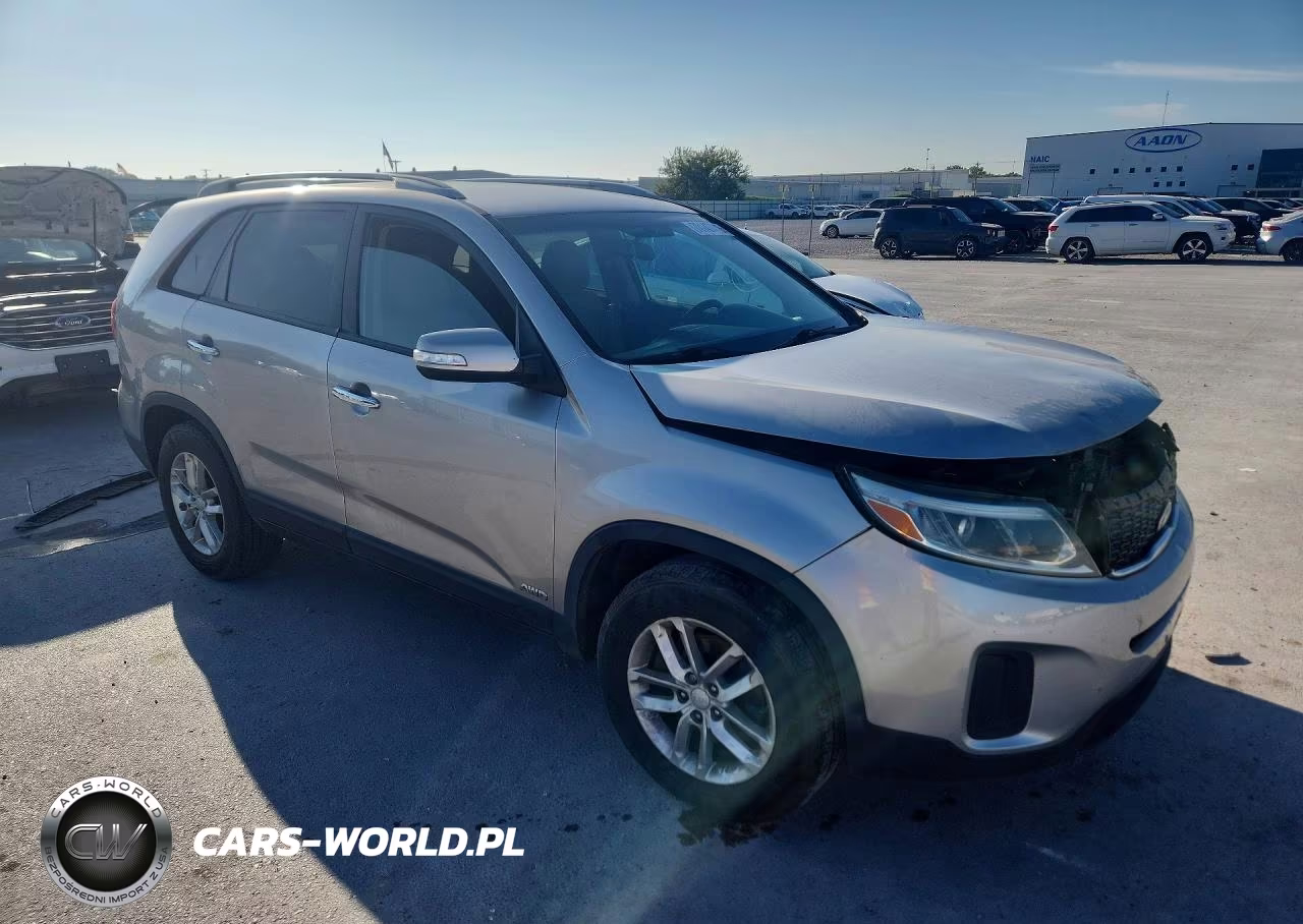 2015 Kia Sorento Lx VIN:5XYKTDA77FG601380 - 4