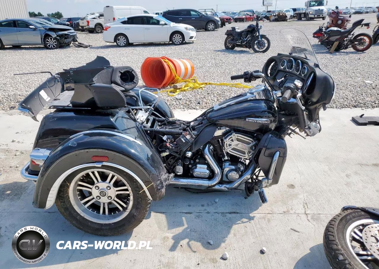 2014 Harley-Davidson Flhtcutg Tri Glide Ultra