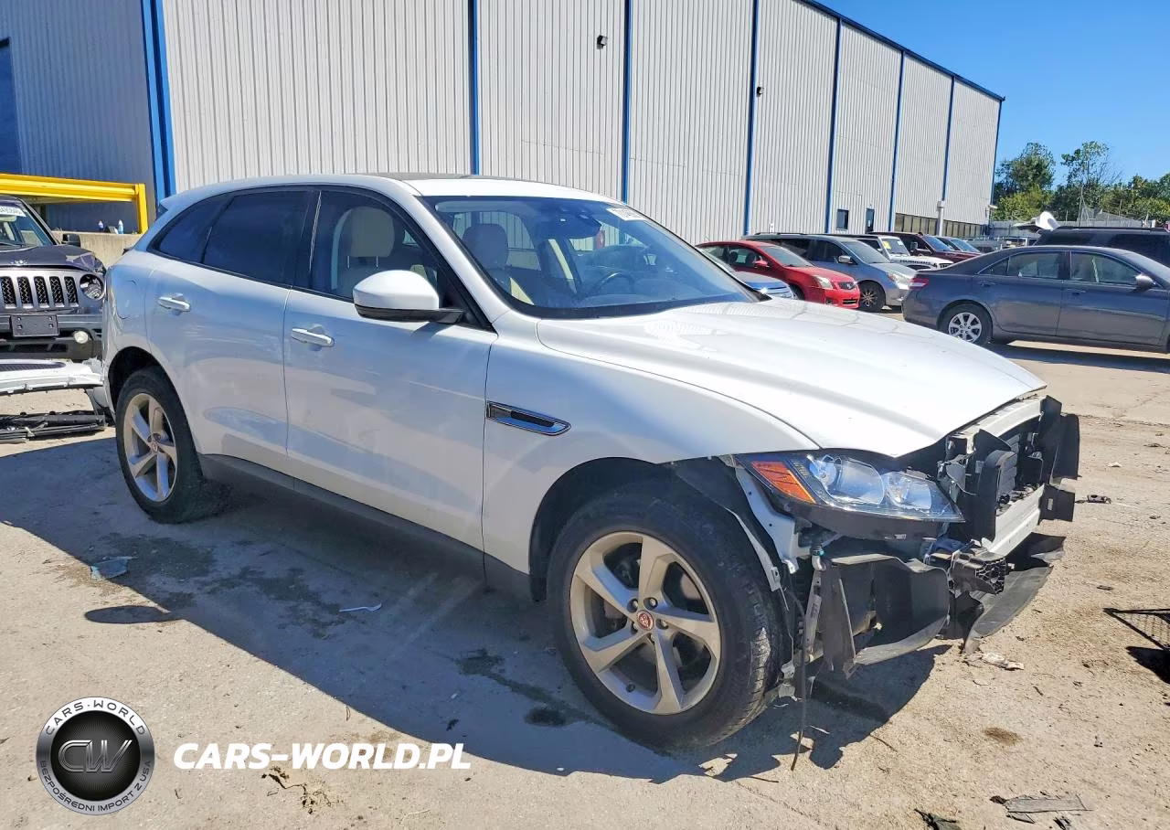 2018 Jaguar F-Pace Premium VIN:SADCJ2FX3JA255767 - 4