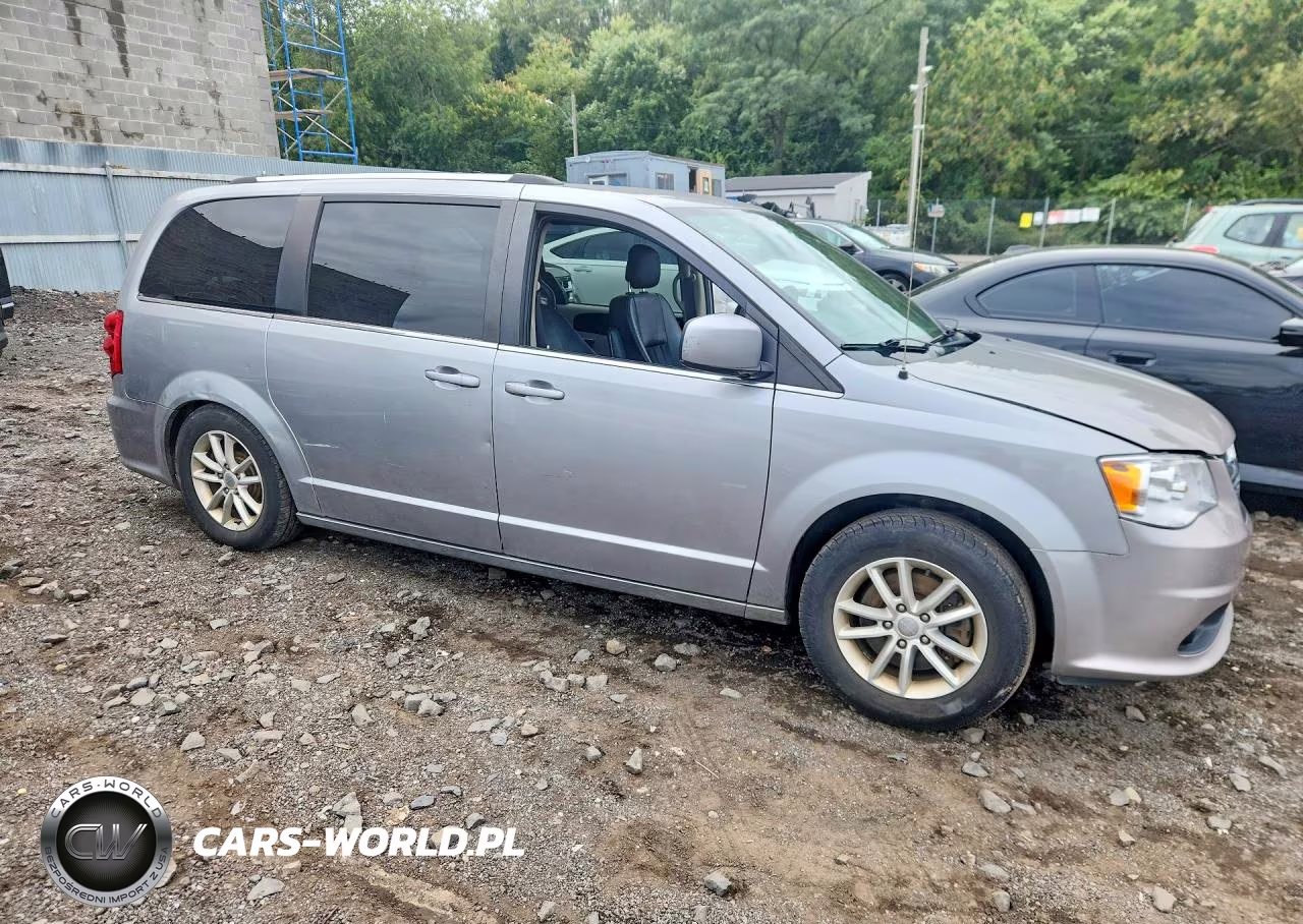 2018 Dodge Grand Caravan Sxt VIN:2C4RDGCG4JR209035 - 4