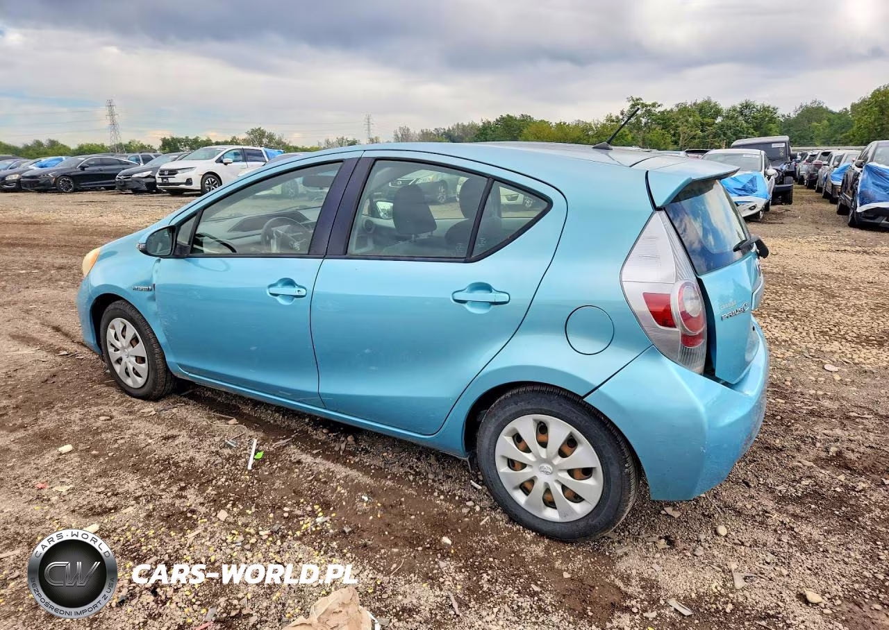 2013 Toyota Prius C Two VIN:JTDKDTB32D1047374 - 2