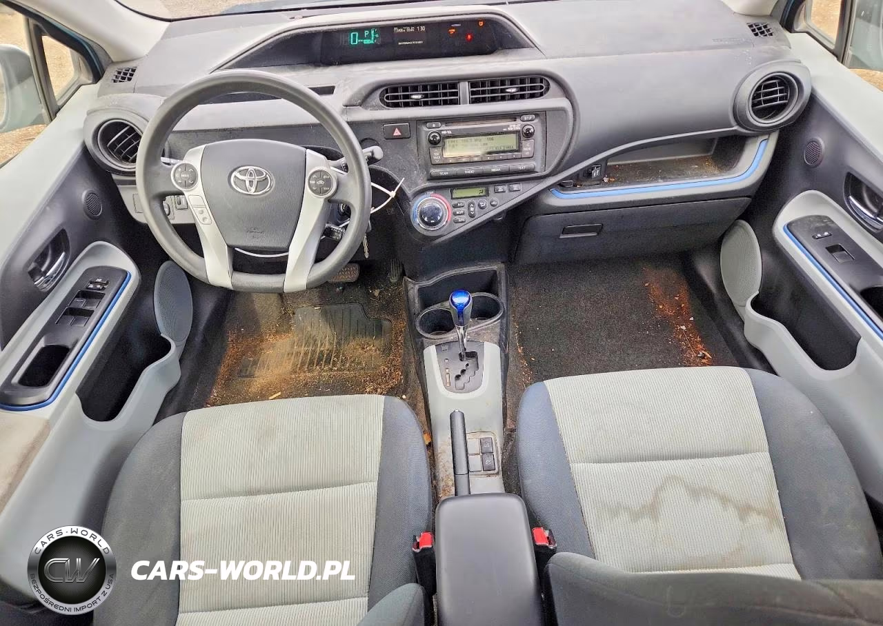 2013 Toyota Prius C Two VIN:JTDKDTB32D1047374 - 8