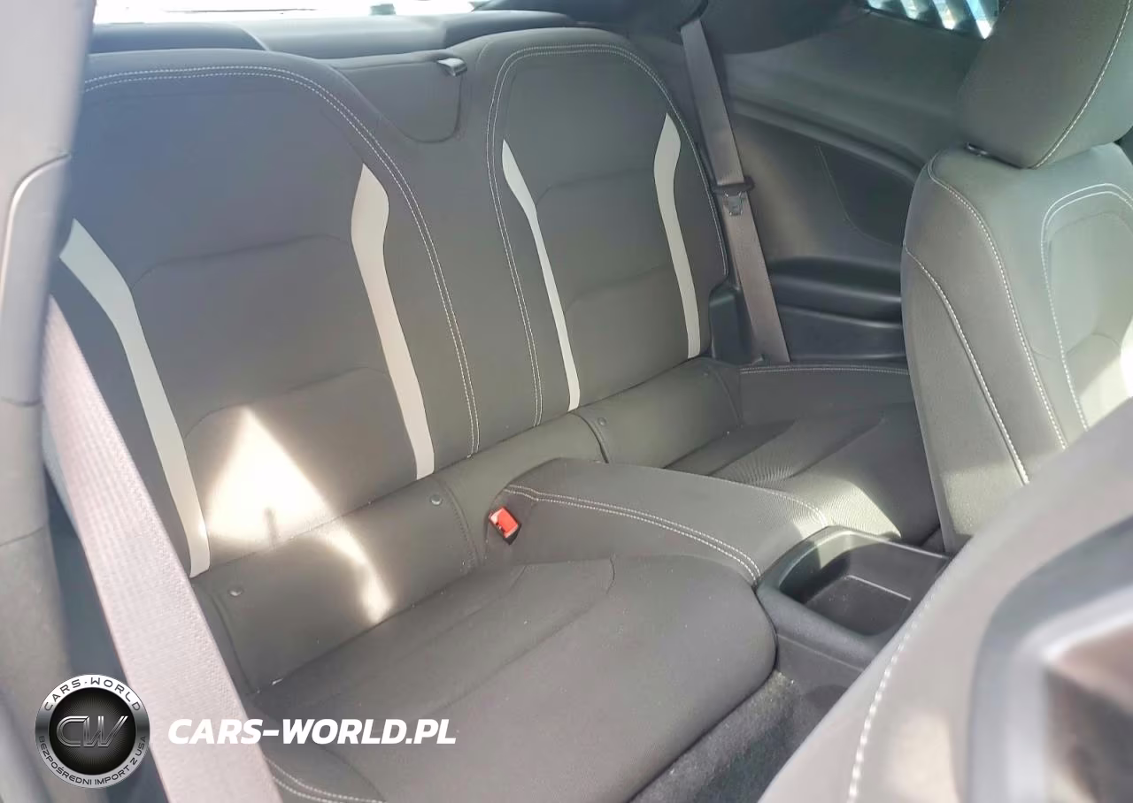 2018 Chevrolet Camaro Lt VIN:1G1FB1RX3J0185584 - 10