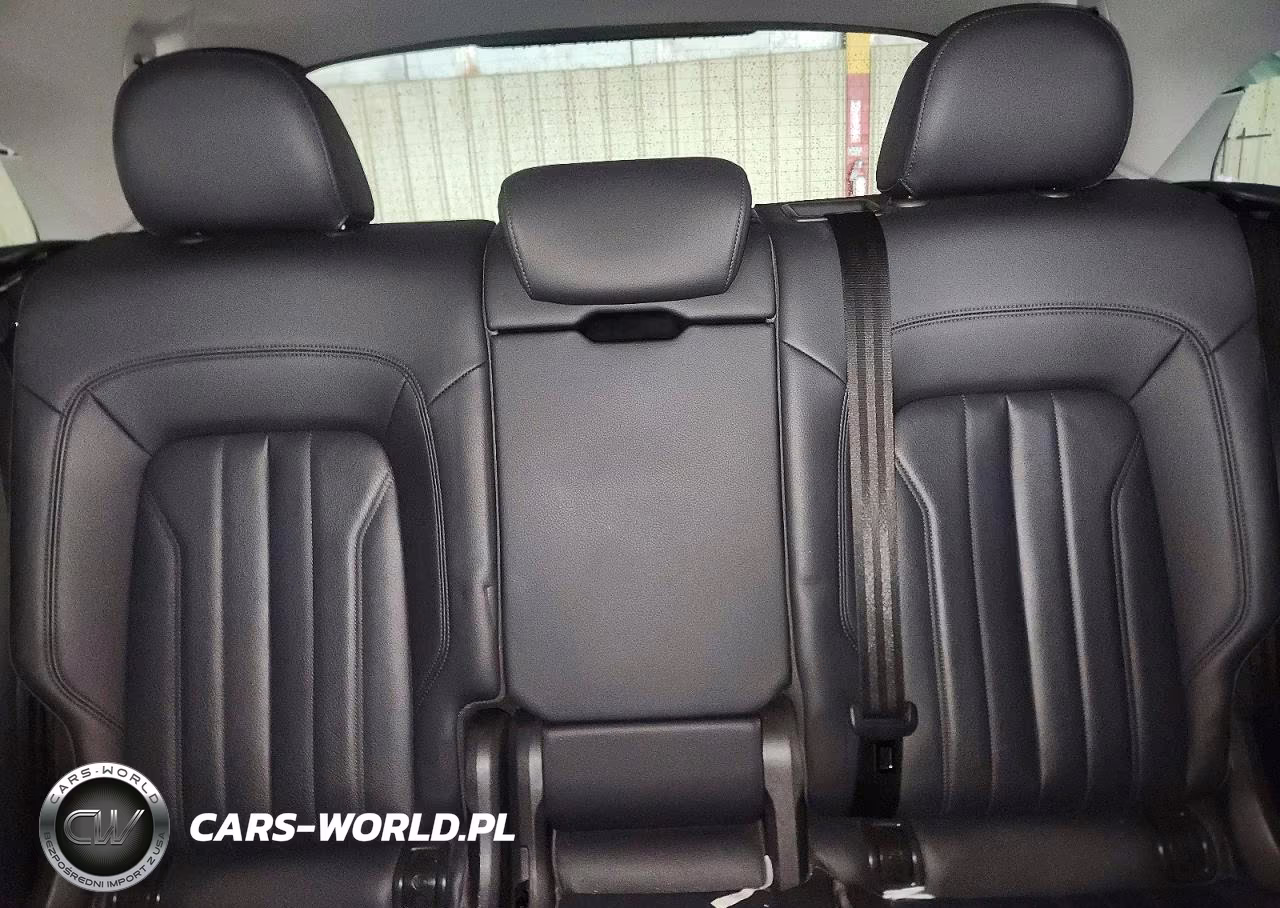 2018 Audi Q5 Premium Plus VIN:WA1BNAFY2J2210886 - 10
