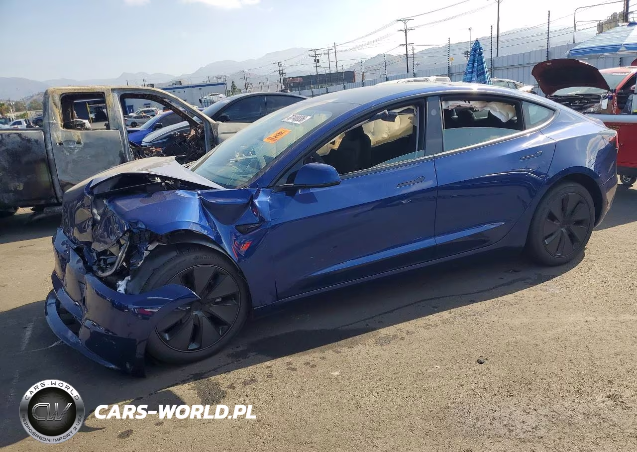 2025 Tesla Model 3 – zdjęcie 1 z 13