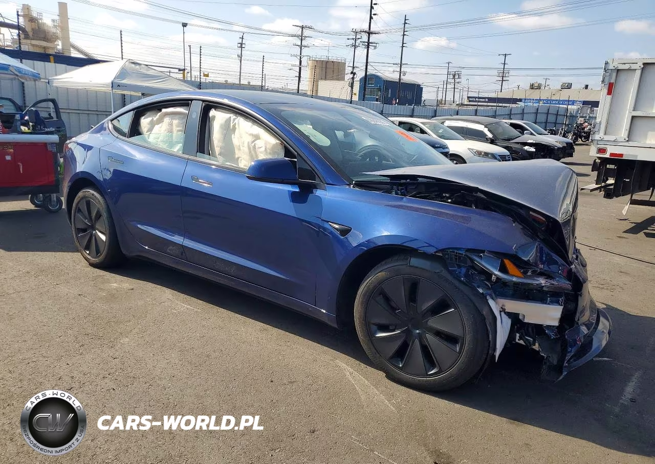 2025 Tesla Model 3 VIN:5YJ3E1EB4SF084004 - 4