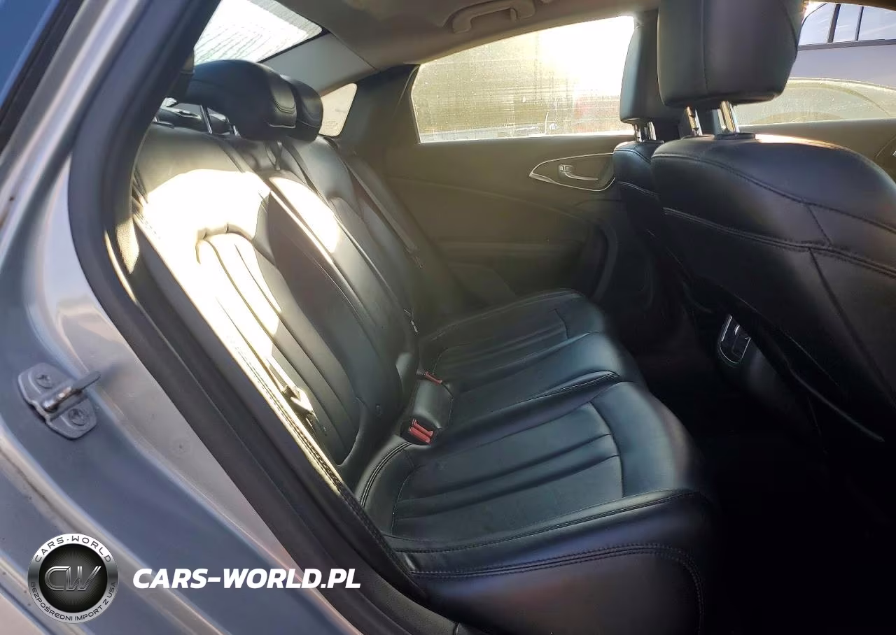 2015 Chrysler 200 C VIN:1C3CCCCB2FN643520 - 10