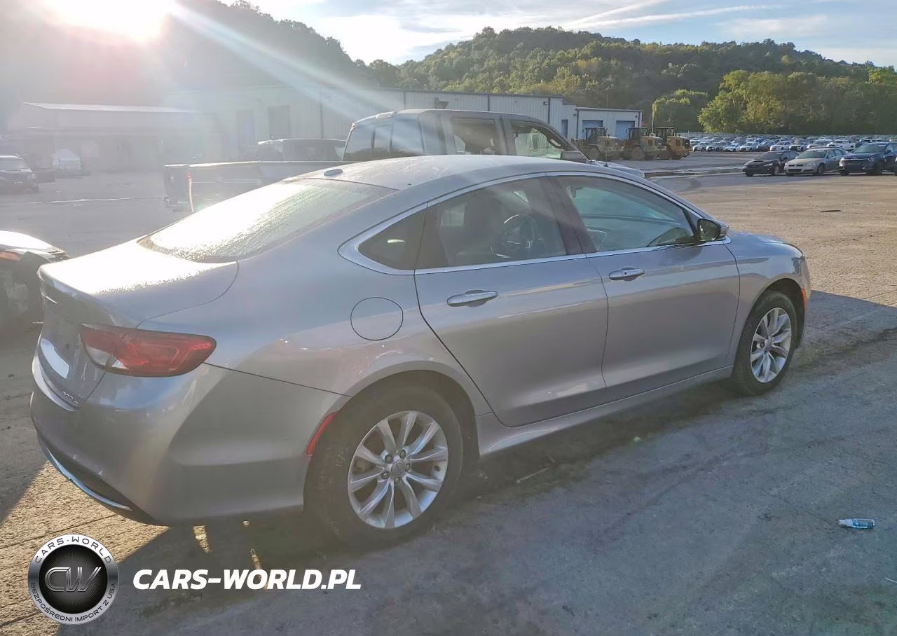 2015 Chrysler 200 C VIN:1C3CCCCB2FN643520 - 3