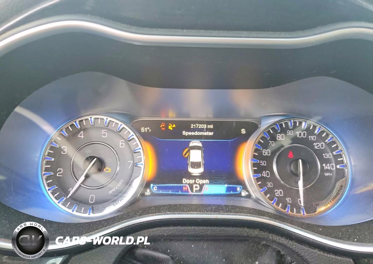 2015 Chrysler 200 C VIN:1C3CCCCB2FN643520 - 9