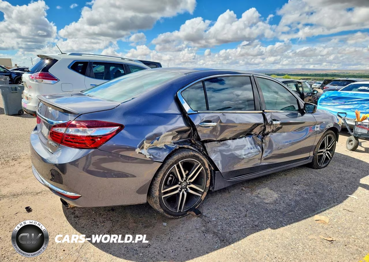 2016 Honda Accord Sport VIN:1HGCR2F5XGA095609 - 3