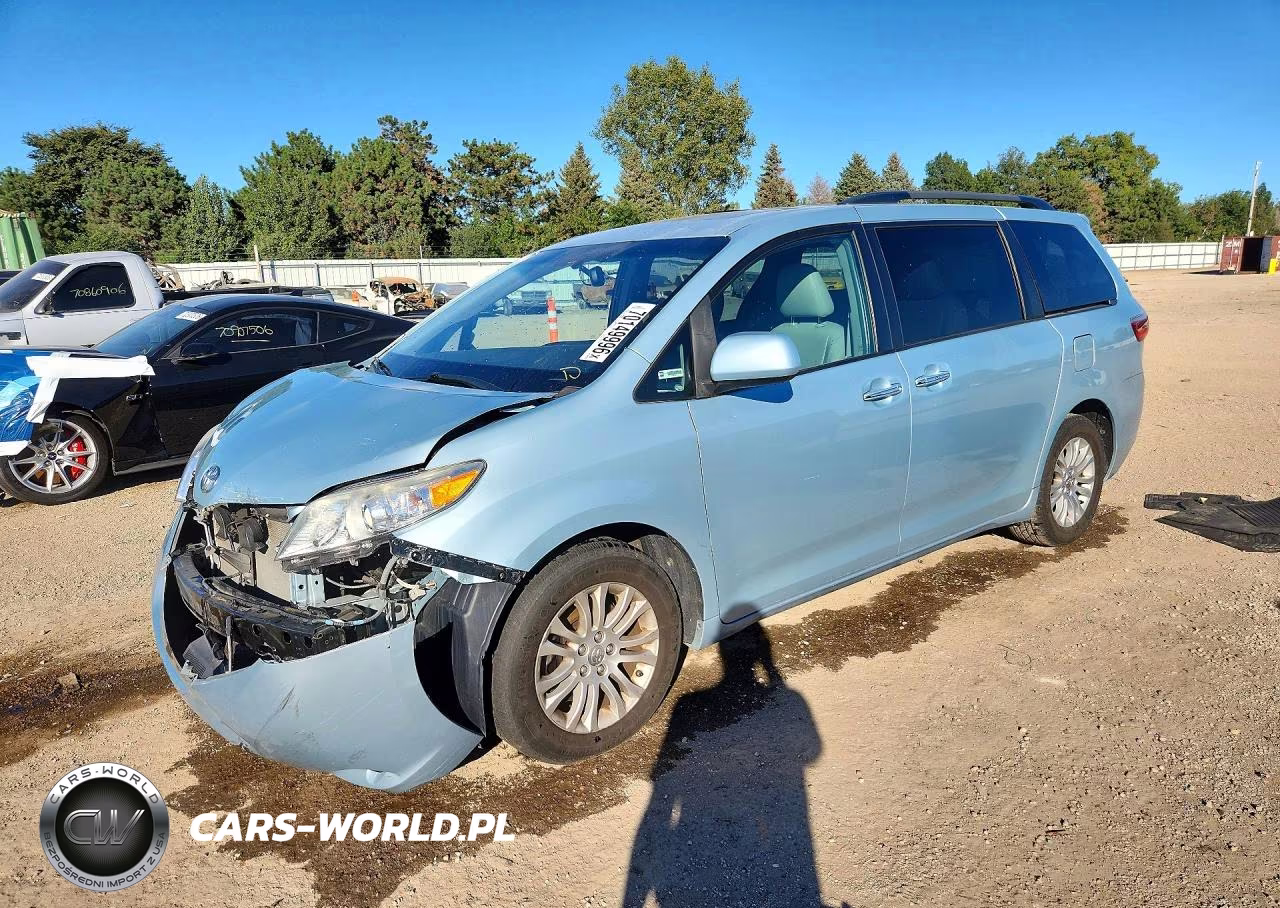 2016 Toyota Sienna Xle Premium 8-Passenger – zdjęcie 1 z 12