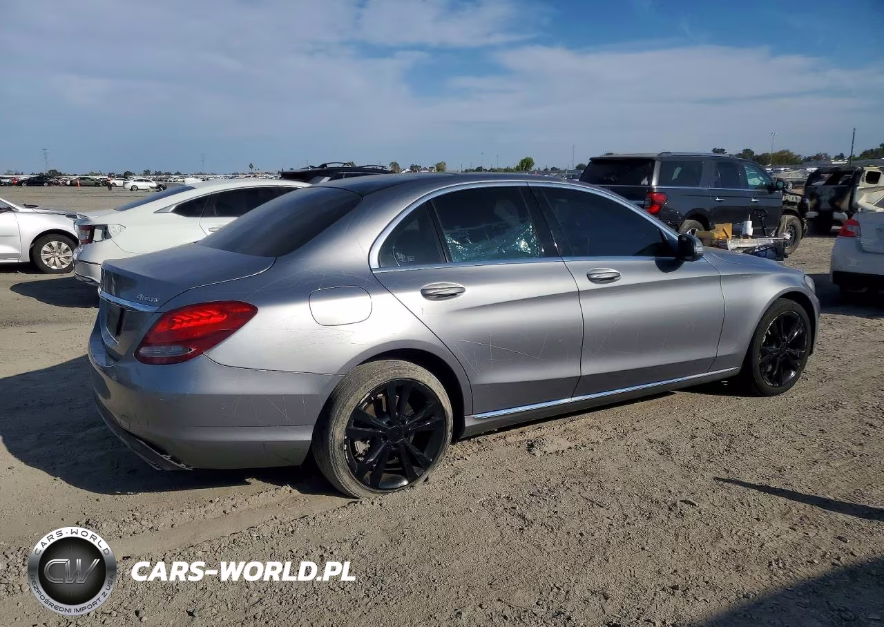 2015 Mercedes-Benz C 300 4Matic VIN:55SWF4KB0FU021809 - 3