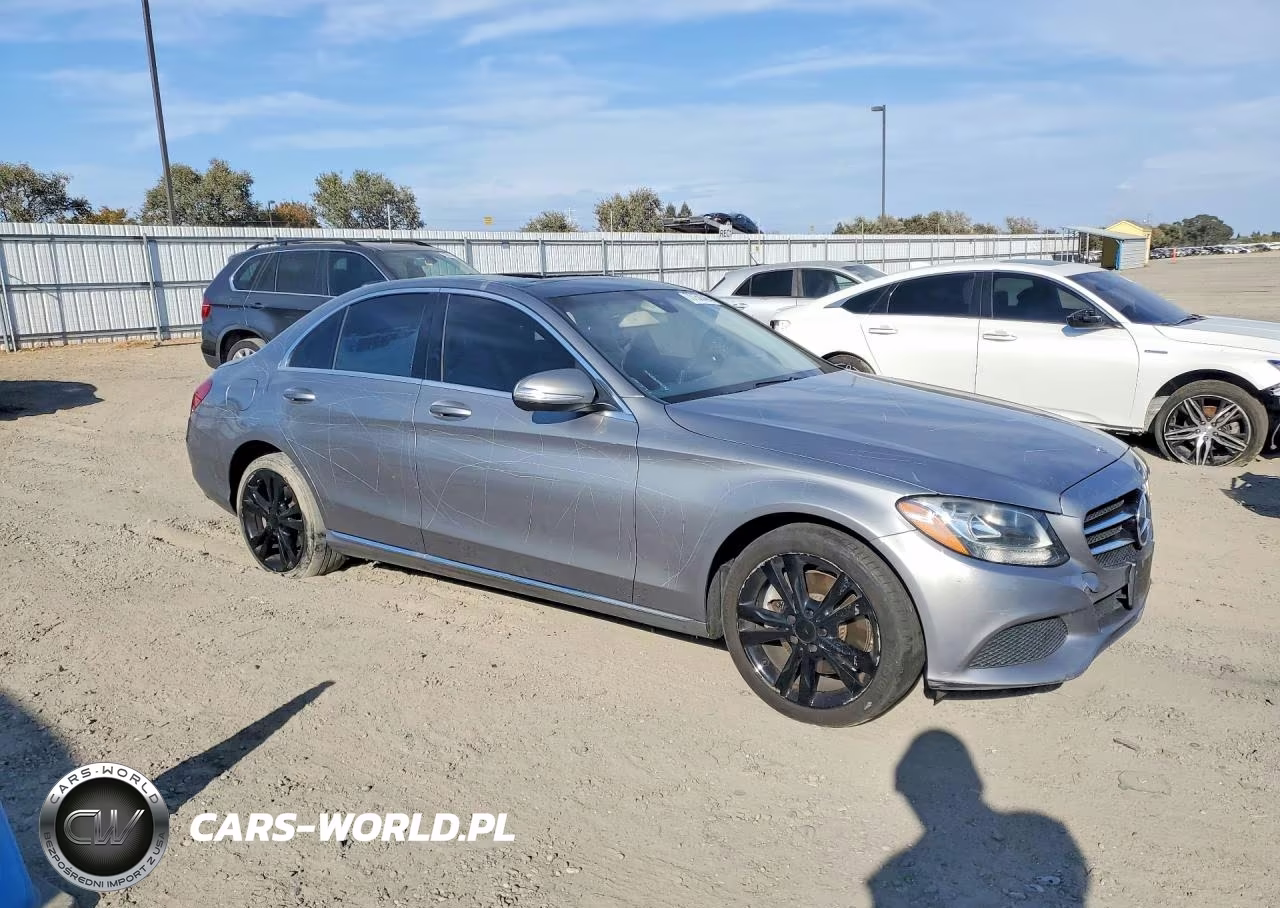 2015 Mercedes-Benz C 300 4Matic VIN:55SWF4KB0FU021809 - 4