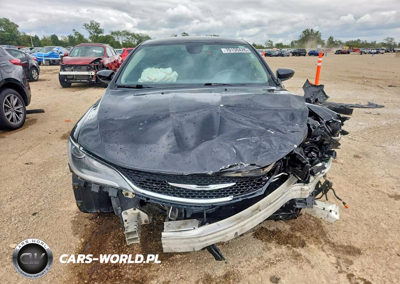 2015 Chrysler 200 Limited VIN:1C3CCCAB2FN528421 - 5