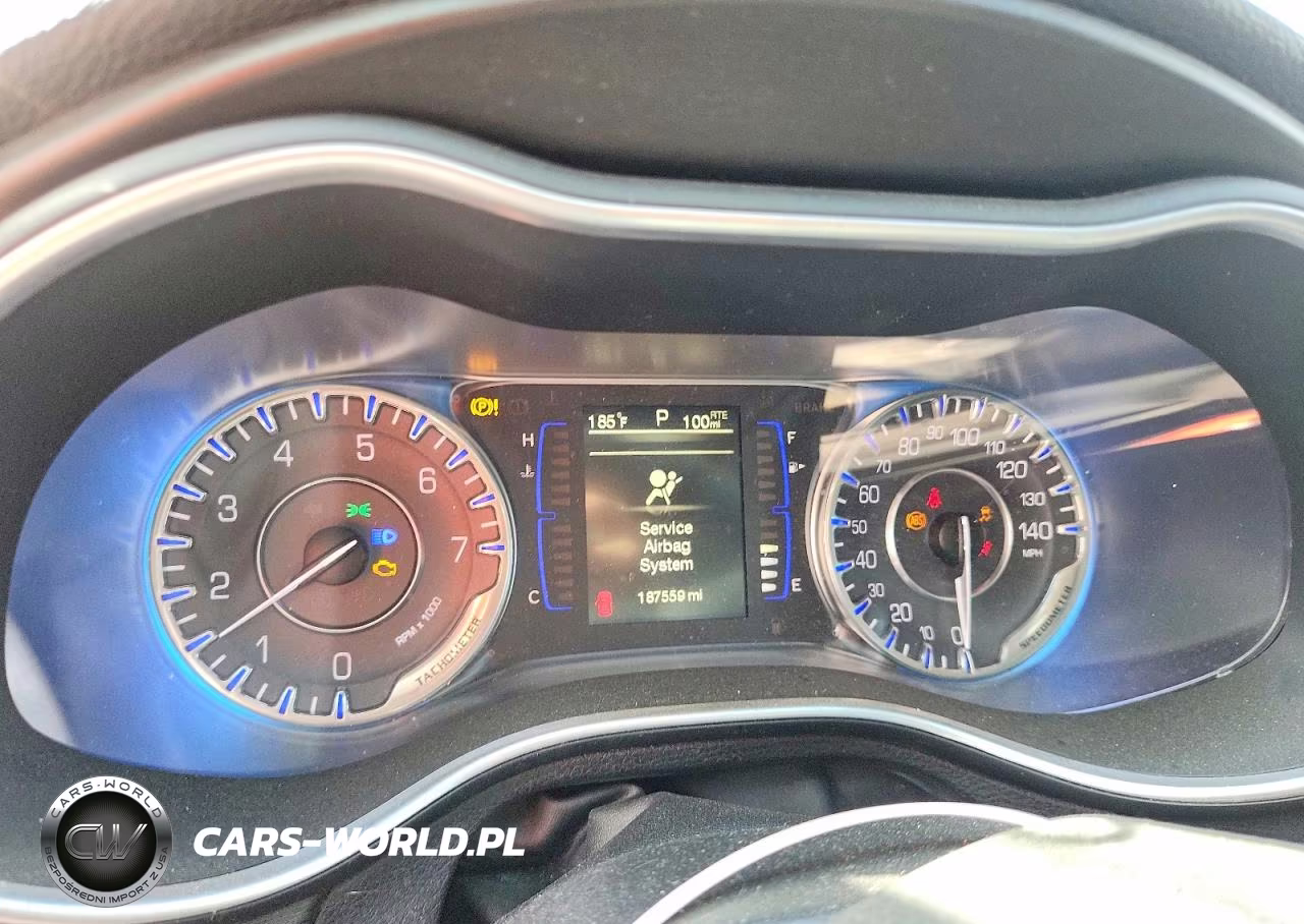 2015 Chrysler 200 Limited VIN:1C3CCCAB2FN528421 - 9