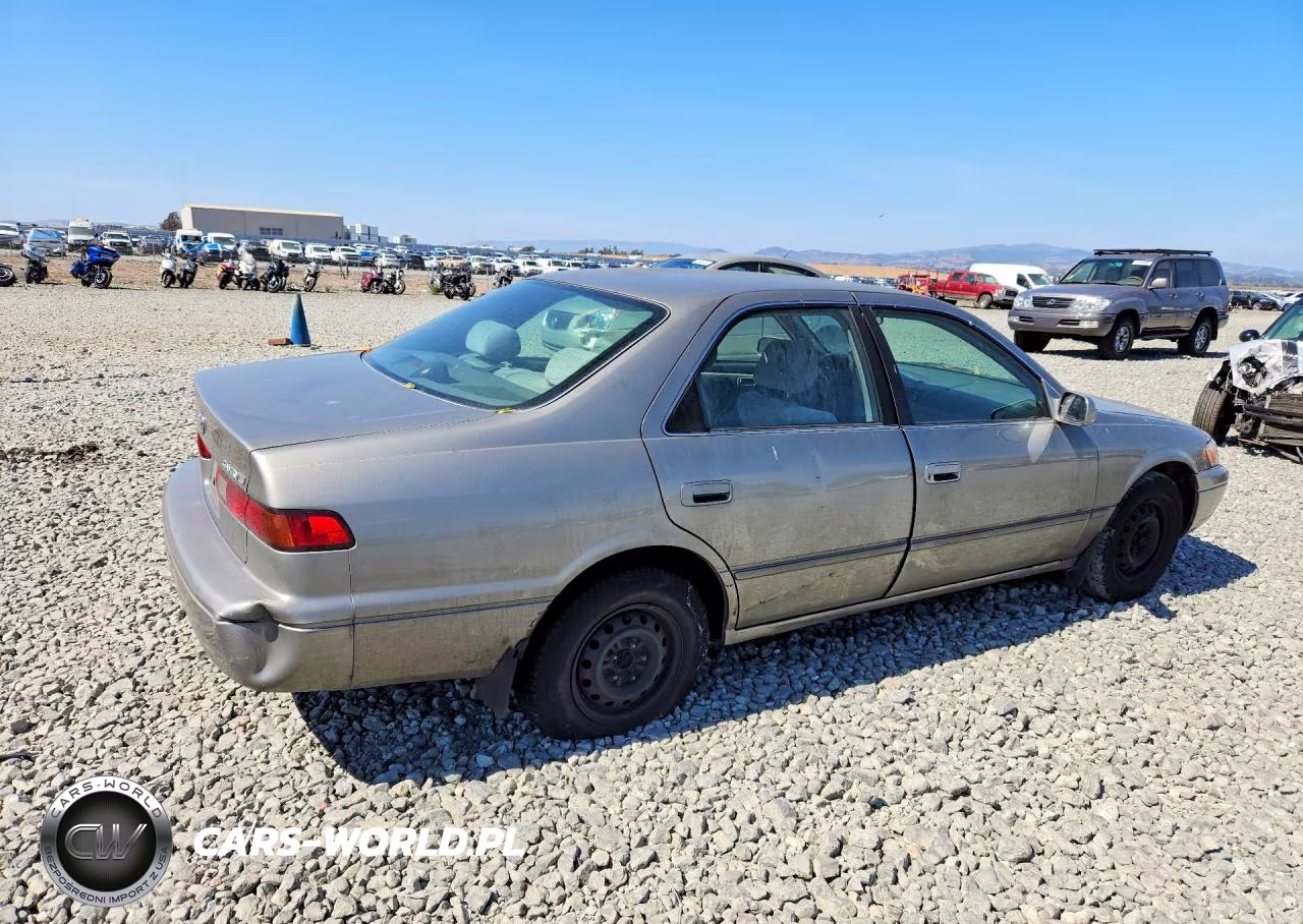 1997 Toyota Camry Le VIN:JT2BG22K0V0035541 - 3