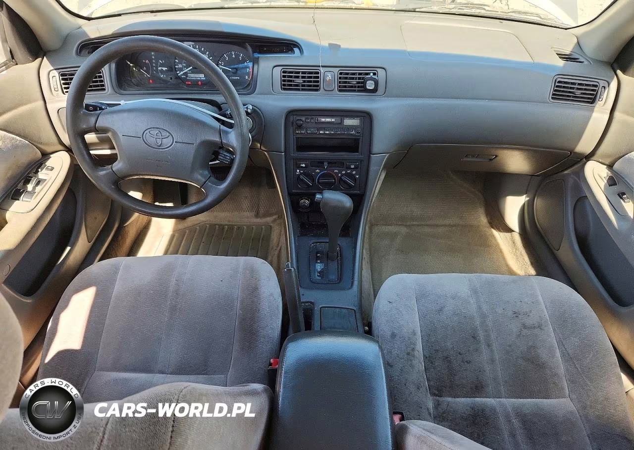 1997 Toyota Camry Le VIN:JT2BG22K0V0035541 - 8