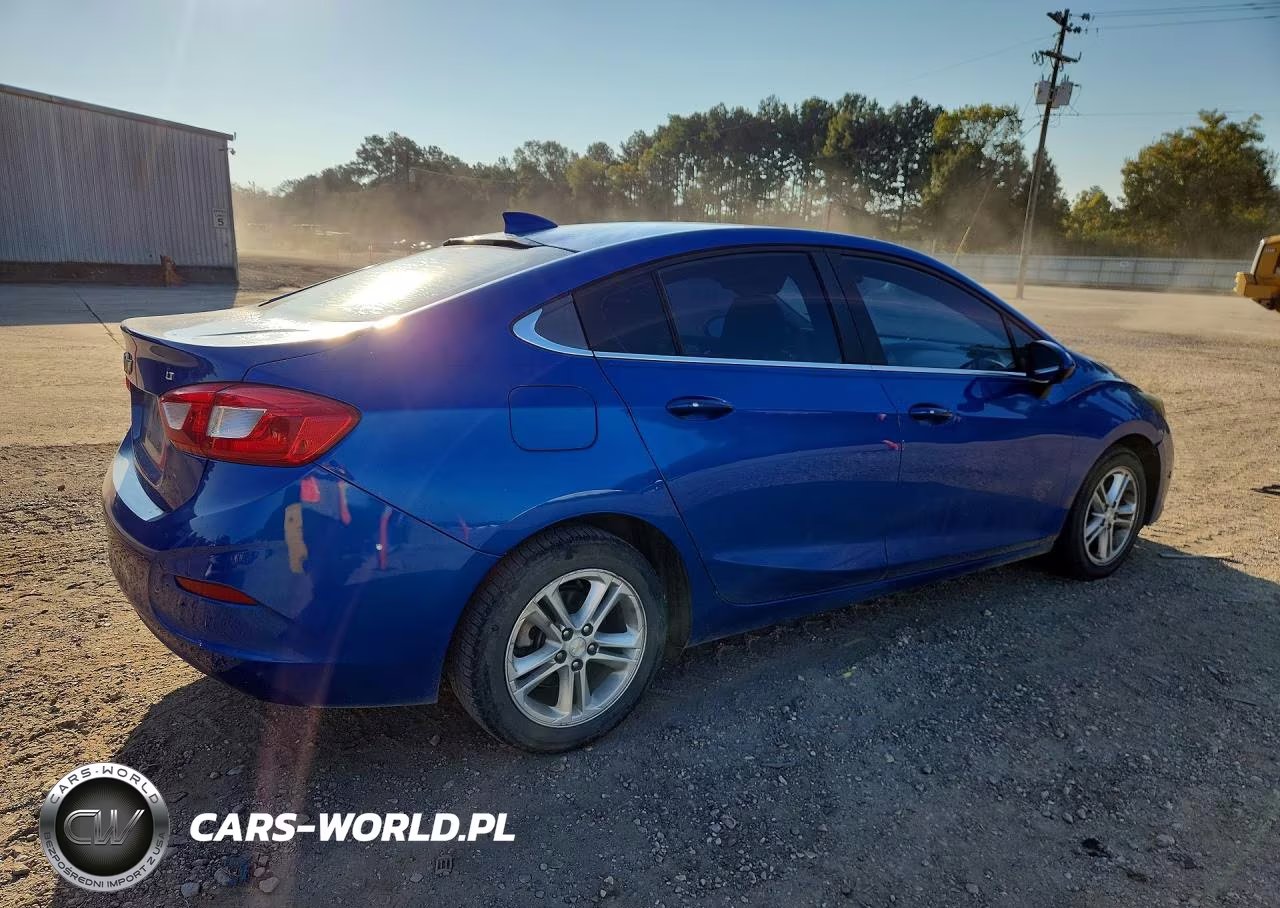 2017 Chevrolet Cruze Lt VIN:1G1BE5SM7H7158600 - 3