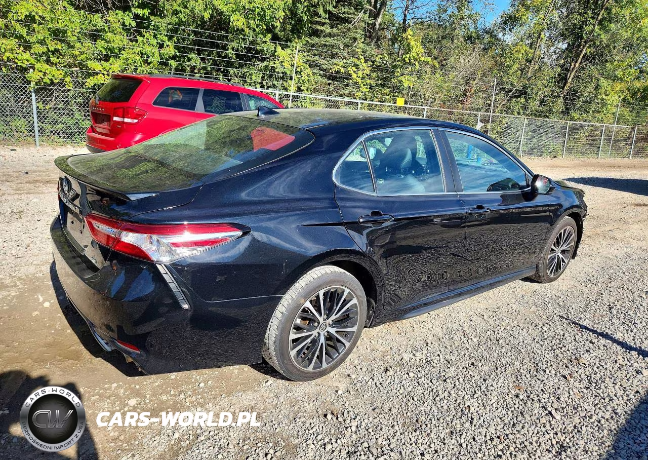 2020 Toyota Camry Se VIN:4T1G11AK7LU977100 - 3