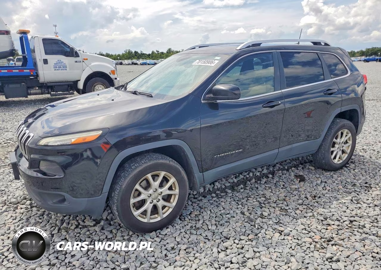 2016 Jeep Cherokee Latitude VIN:1C4PJMCS8GW205332 - 1