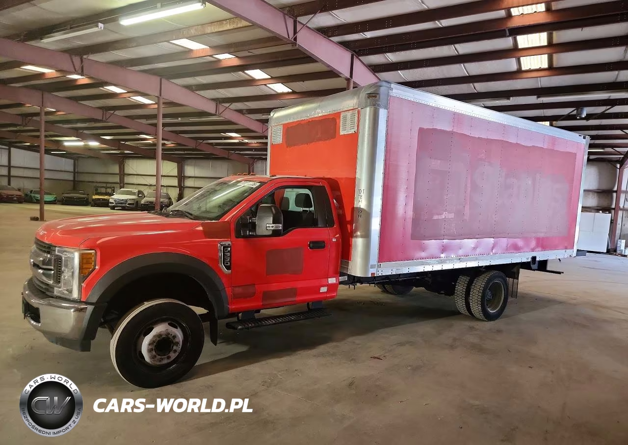 2017 Ford F550 Super Duty Box Truck