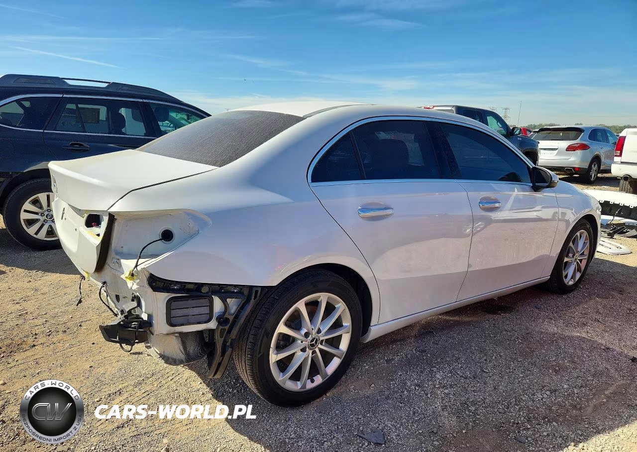 2020 Mercedes-Benz A 220 4Matic VIN:W1K3G4FB8LW044196 - 3