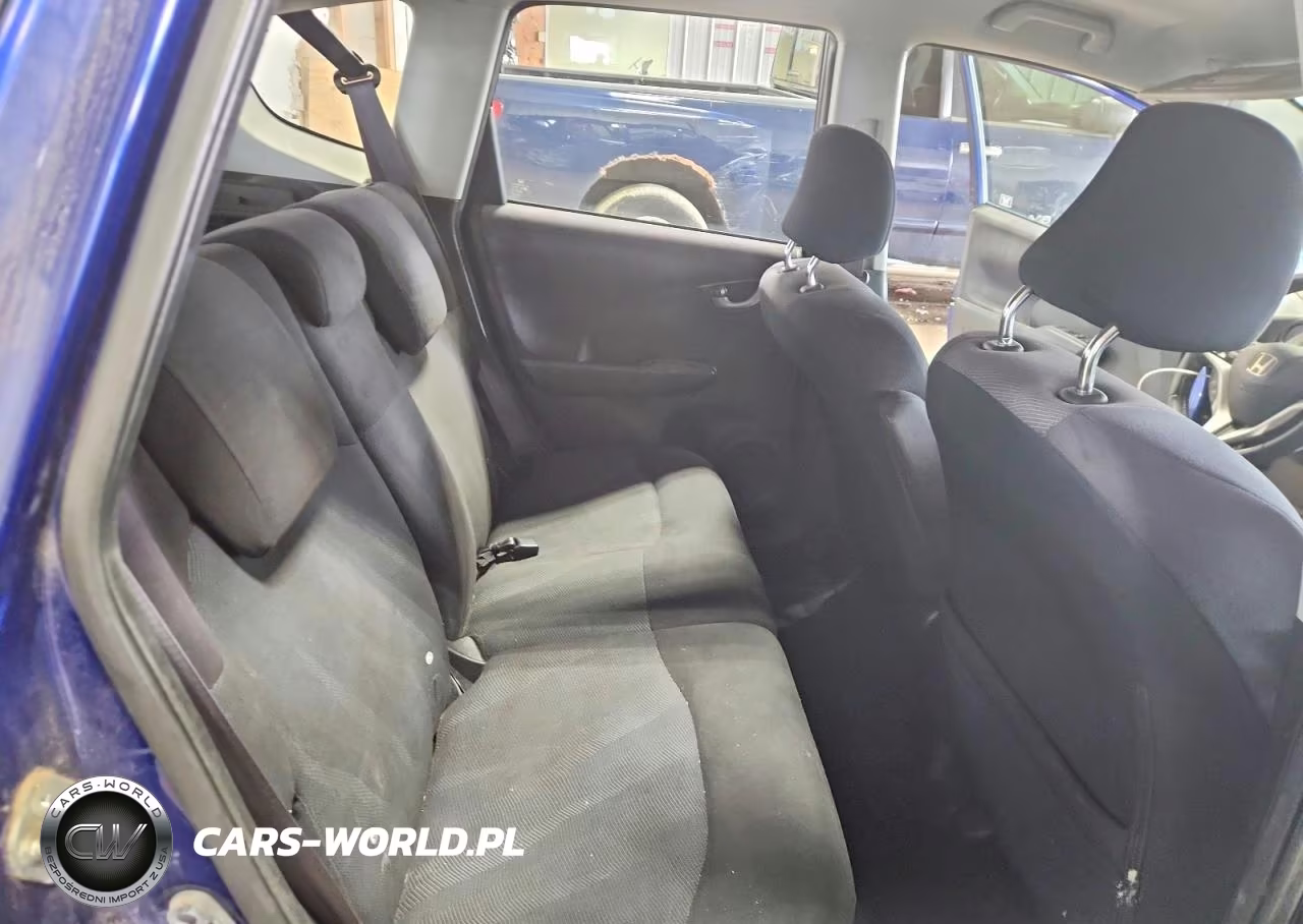 2011 Honda Fit Sport VIN:JHMGE8H63BC021304 - 11