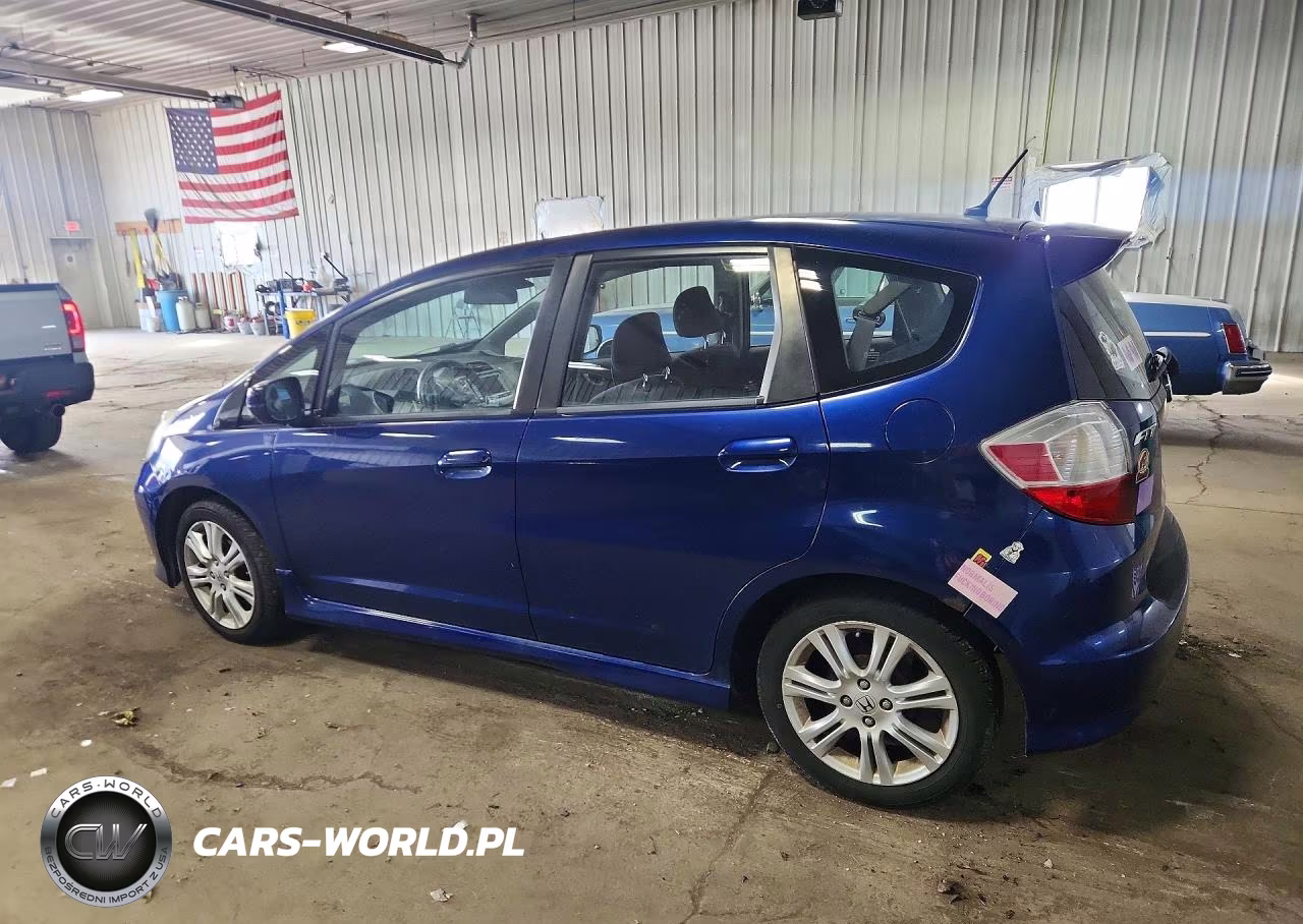 2011 Honda Fit Sport VIN:JHMGE8H63BC021304 - 2