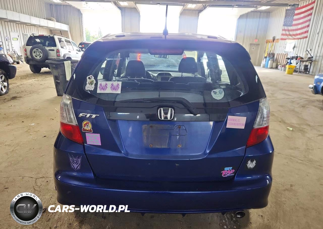 2011 Honda Fit Sport VIN:JHMGE8H63BC021304 - 6